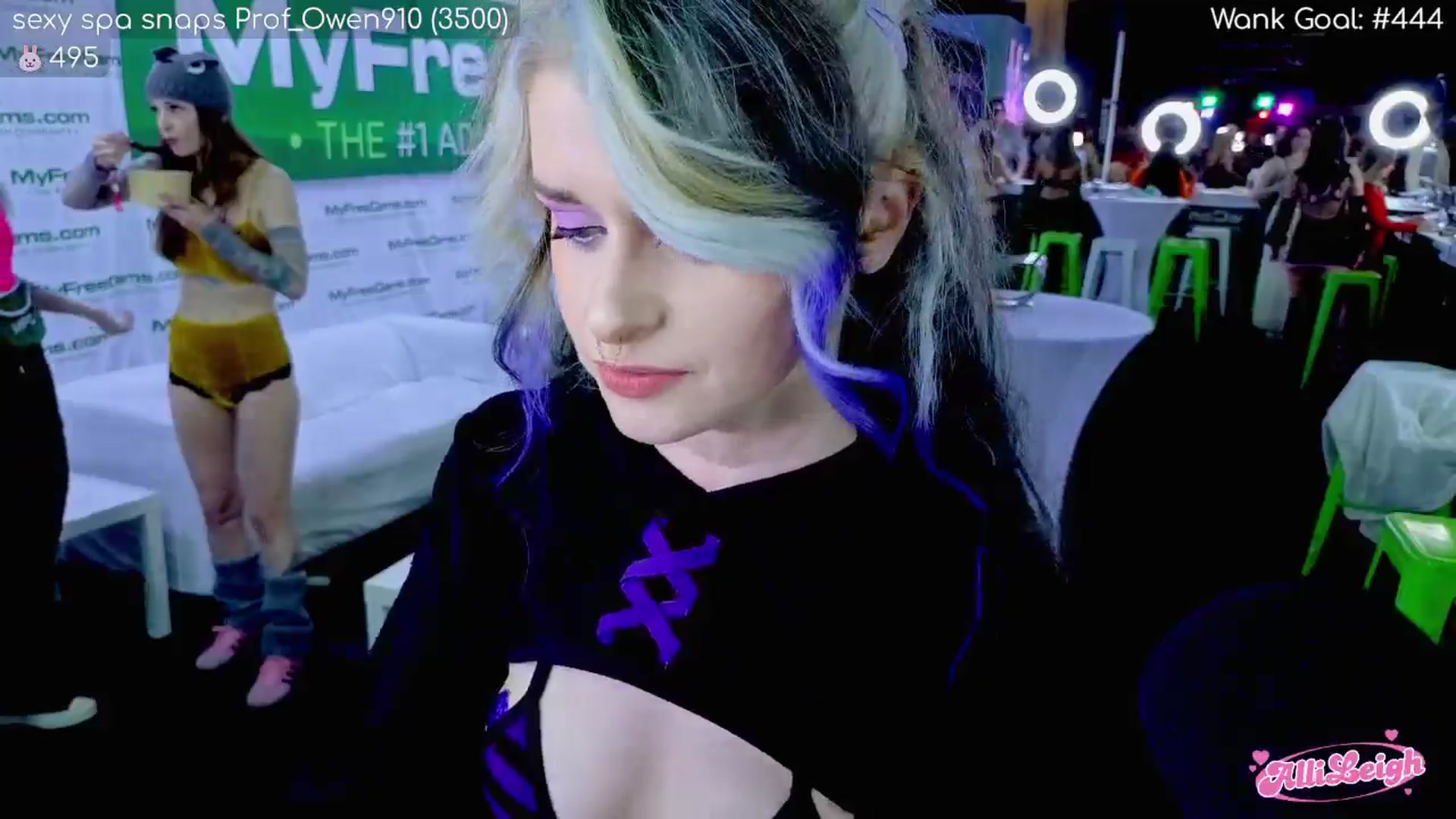 Gallery image thumbnail from alli_leigh's myfreecams stream on, 04/11/2026, 01:28 image 6 of 20