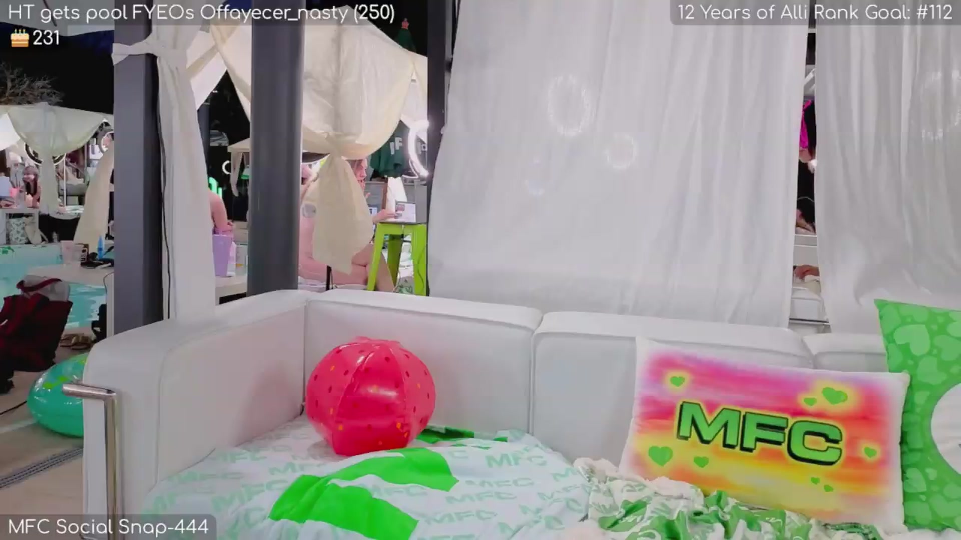Gallery image thumbnail from alli_leigh's myfreecams stream on, 05/20/2026, 05:59 image 4 of 20