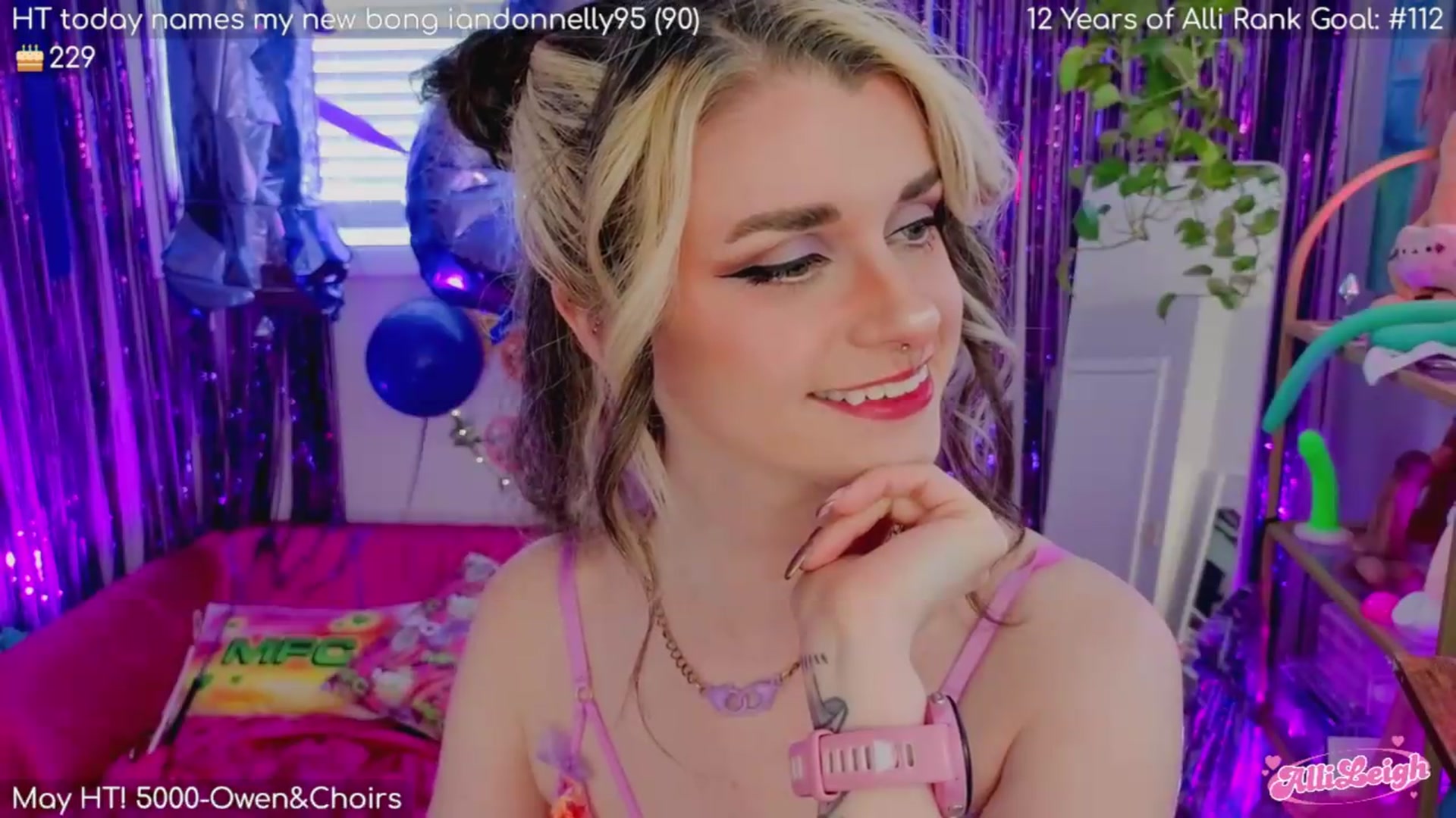 Gallery image thumbnail from alli_leigh's myfreecams stream on, 05/30/2026, 24:02 image 7 of 20