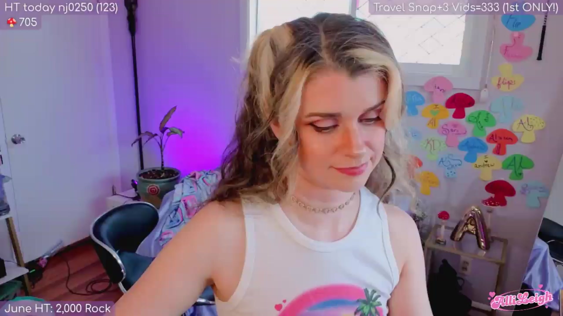 Gallery image thumbnail from alli_leigh's myfreecams stream on, 06/19/2026, 02:14 image 6 of 20