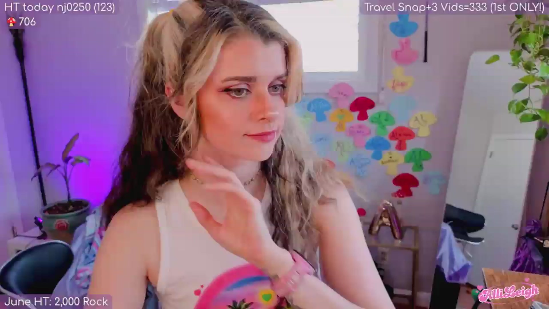 Gallery image thumbnail from alli_leigh's myfreecams stream on, 06/19/2026, 02:14 image 7 of 20
