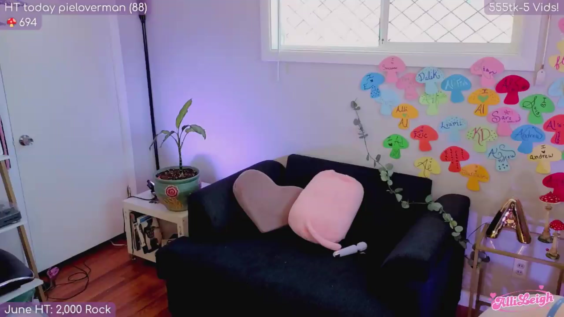 Gallery image thumbnail from alli_leigh's myfreecams stream on, 06/22/2026, 22:20 image 6 of 20