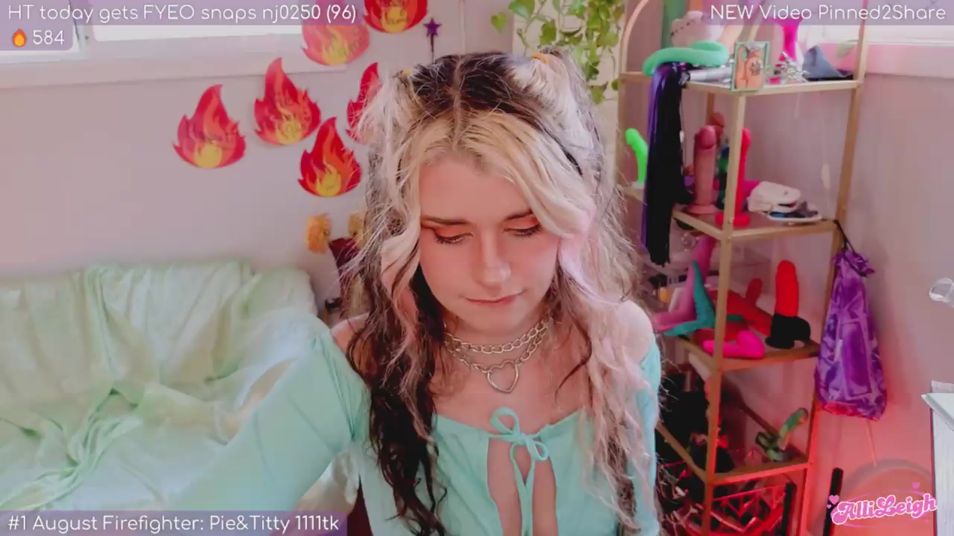 Gallery image thumbnail from alli_leigh's myfreecams stream on, 08/04/2026, 24:01 image 4 of 20