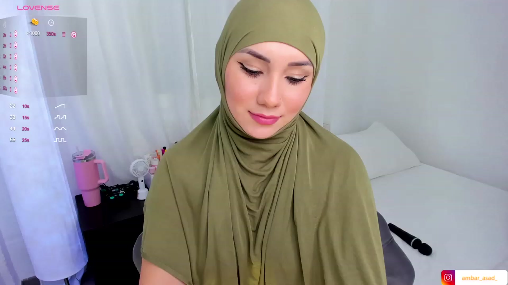 Gallery image thumbnail from ambarasad's myfreecams stream on, 10/10/2023, 20:07 image 19 of 20