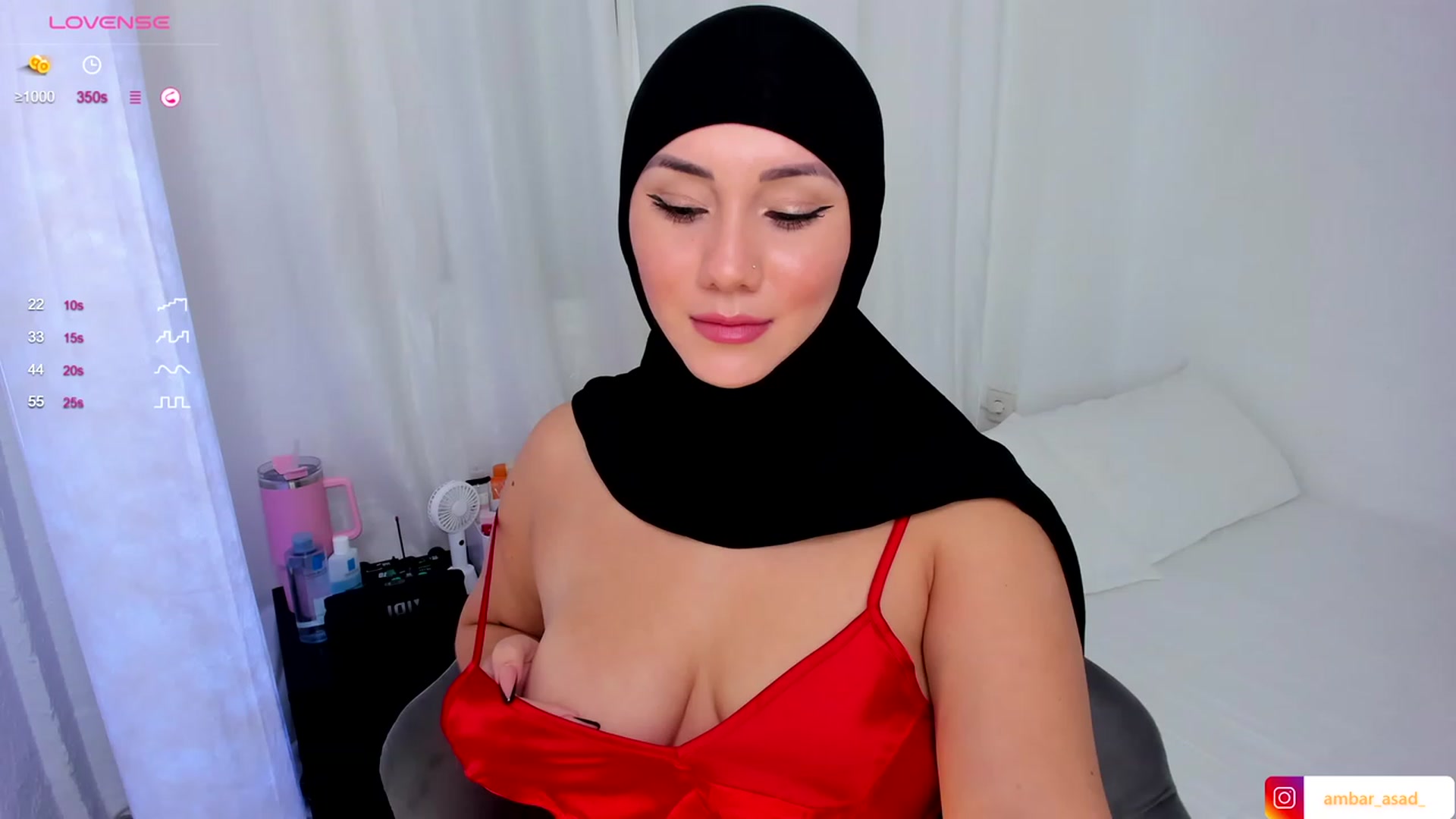 Gallery image thumbnail from ambarasad's myfreecams stream on, 10/15/2023, 19:57 image 3 of 20