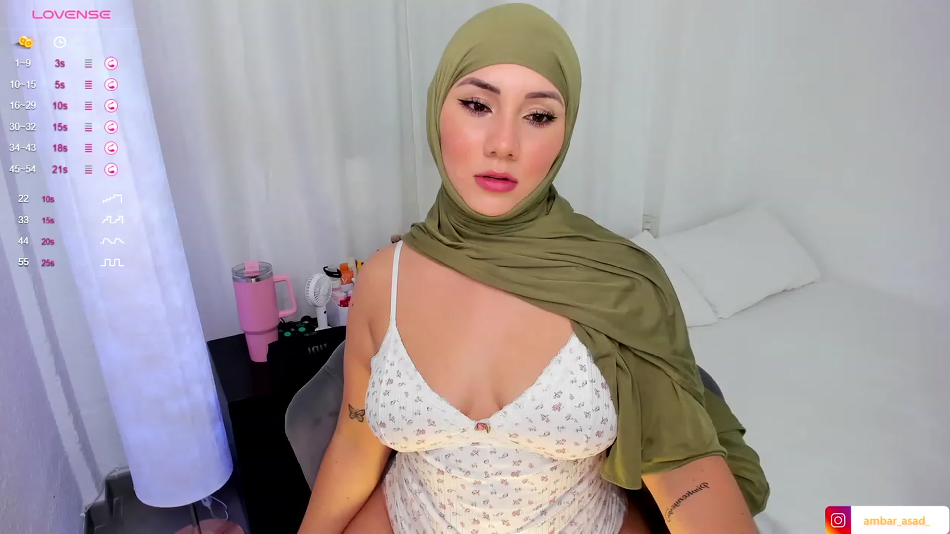 Gallery image thumbnail from ambarasad's myfreecams stream on, 10/17/2023, 17:04 image 7 of 20