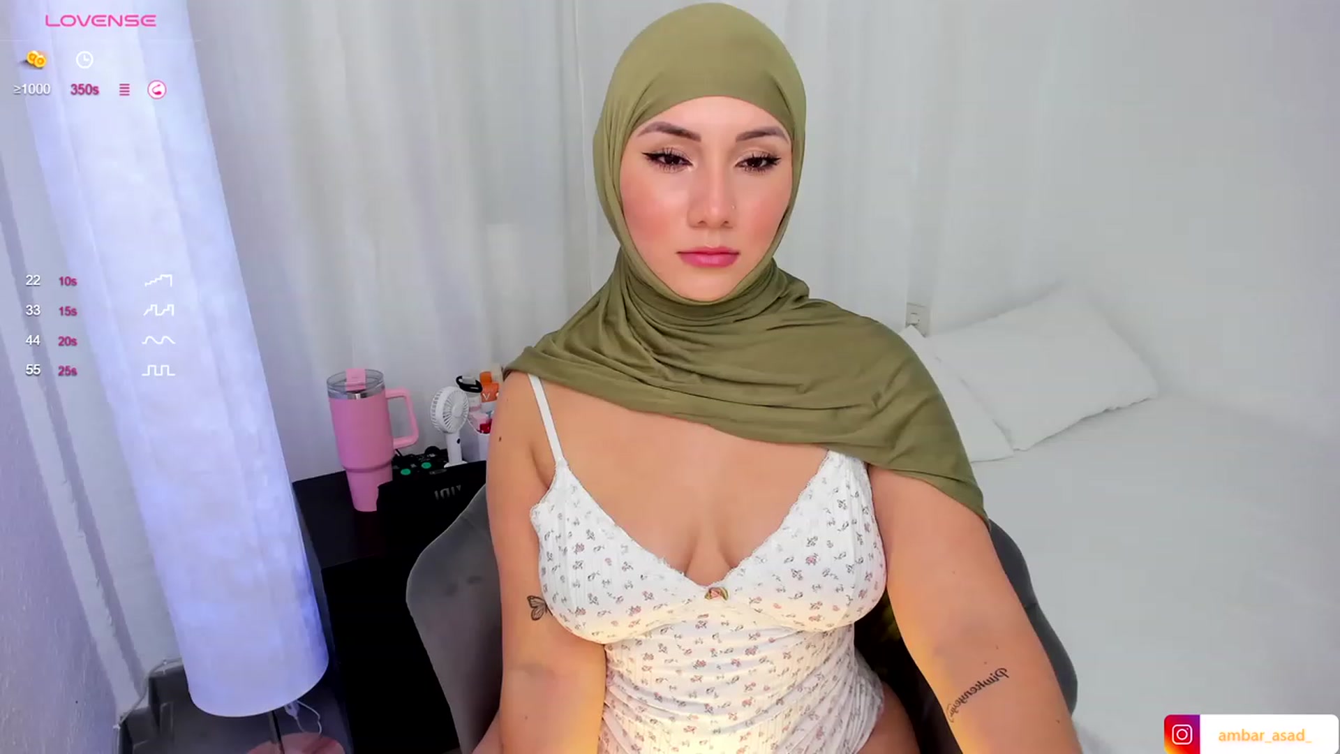 Gallery image thumbnail from ambarasad's myfreecams stream on, 10/17/2023, 17:04 image 5 of 20