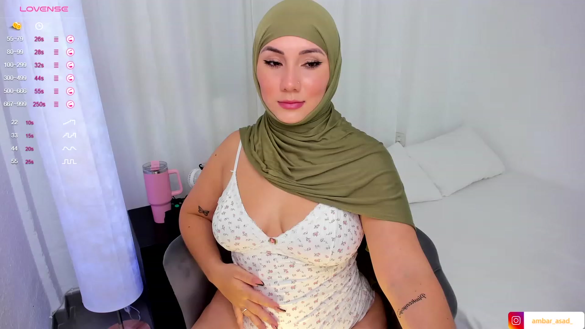 Gallery image thumbnail from ambarasad's myfreecams stream on, 10/17/2023, 17:04 image 14 of 20