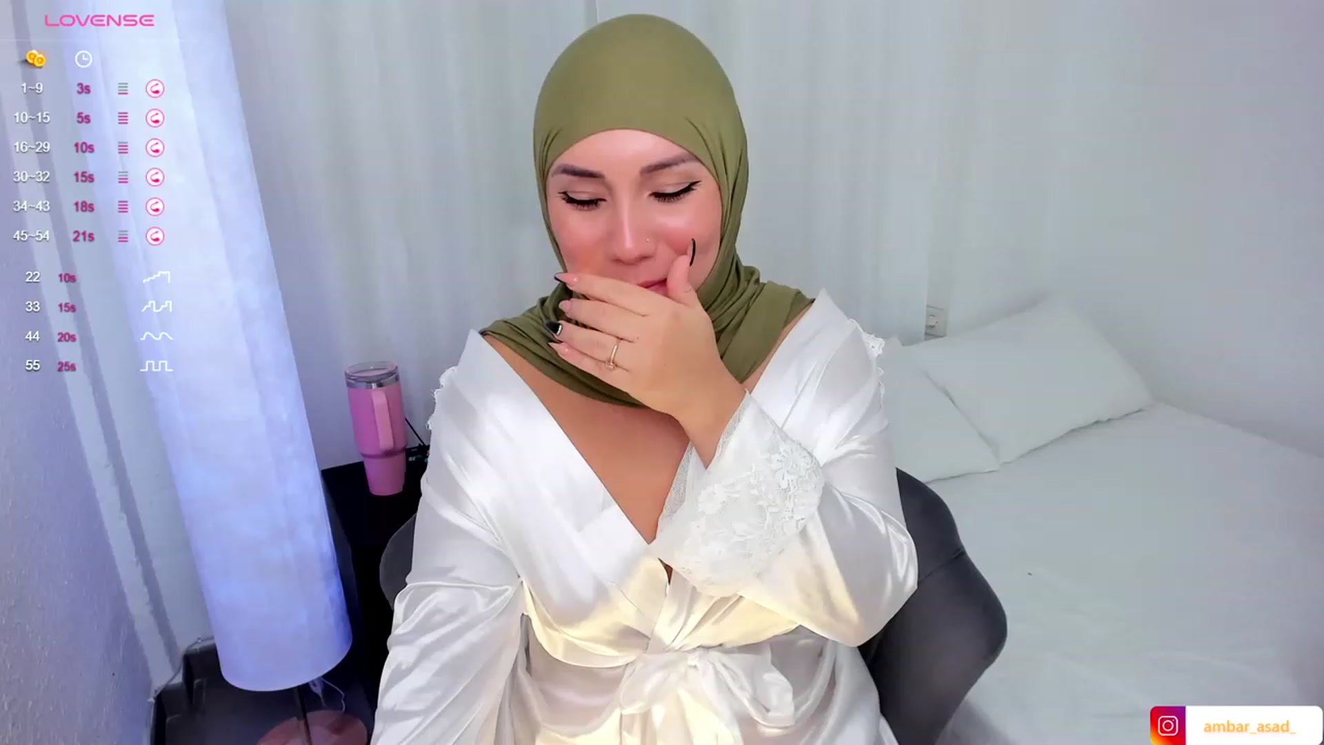 Gallery image thumbnail from ambarasad's myfreecams stream on, 10/17/2023, 20:25 image 1 of 20