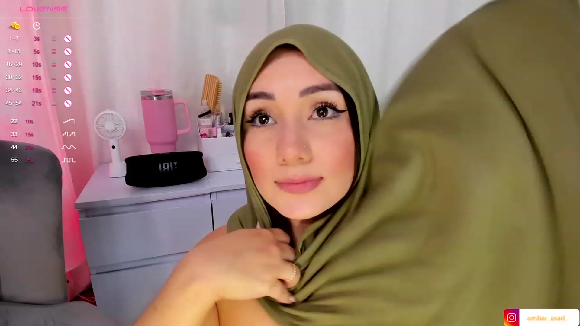 Gallery image thumbnail from ambarasad's myfreecams stream on, 11/05/2023, 19:20 image 3 of 20