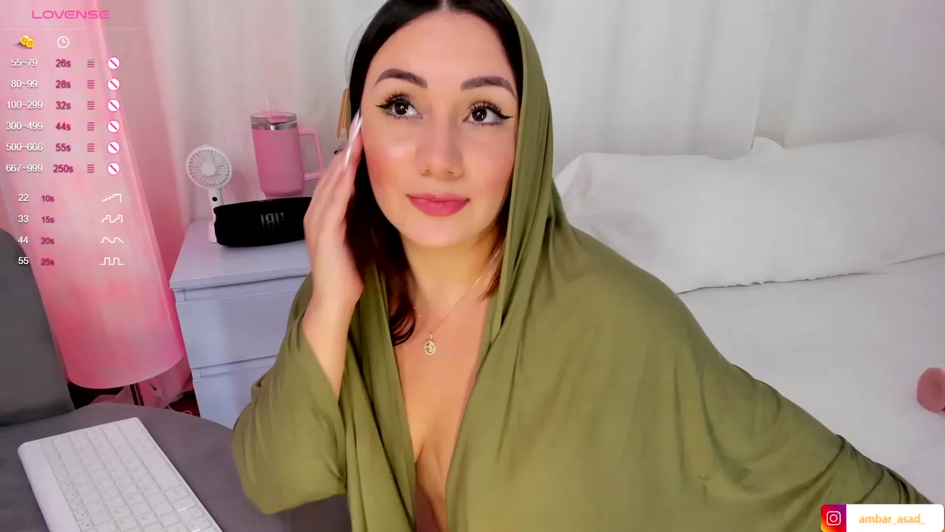 Gallery image thumbnail from ambarasad's myfreecams stream on, 11/05/2023, 19:20 image 4 of 20