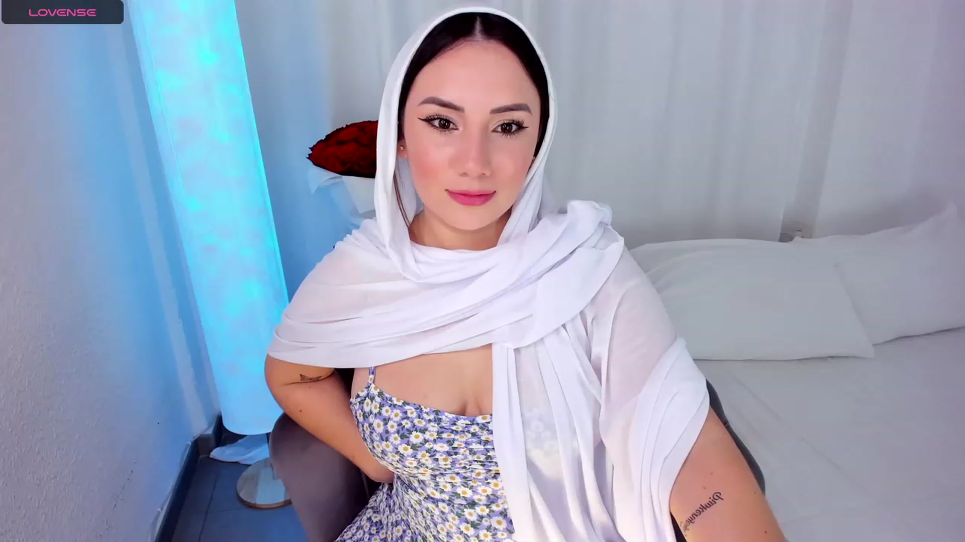 Gallery image thumbnail from ambarasad's myfreecams stream on, 11/08/2023, 19:08 image 9 of 20