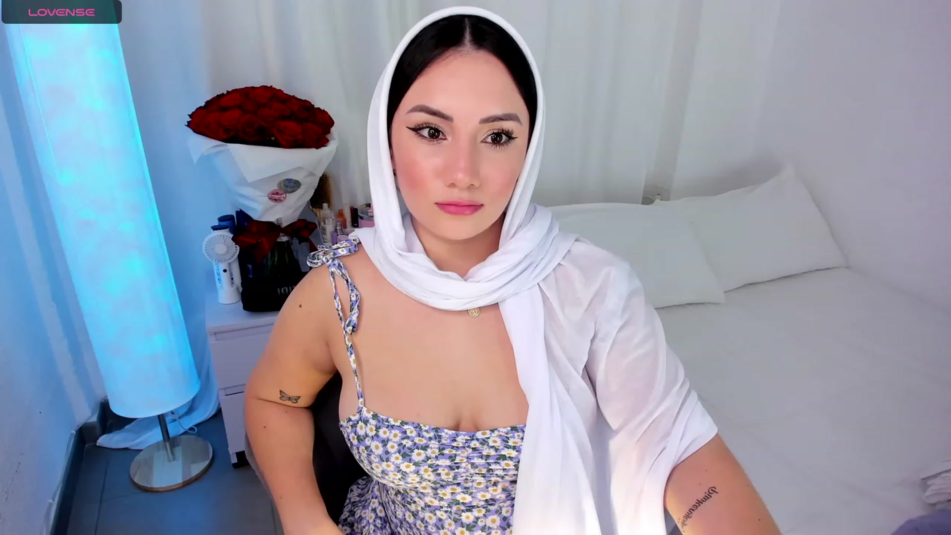 Gallery image thumbnail from ambarasad's myfreecams stream on, 11/08/2023, 19:08 image 17 of 20