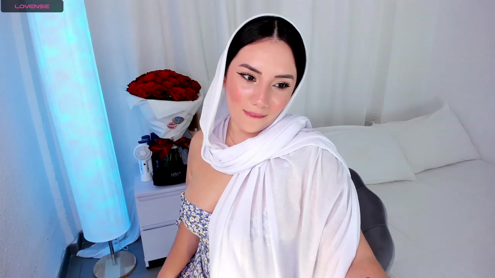 Gallery image thumbnail from ambarasad's myfreecams stream on, 11/08/2023, 19:08 image 2 of 20