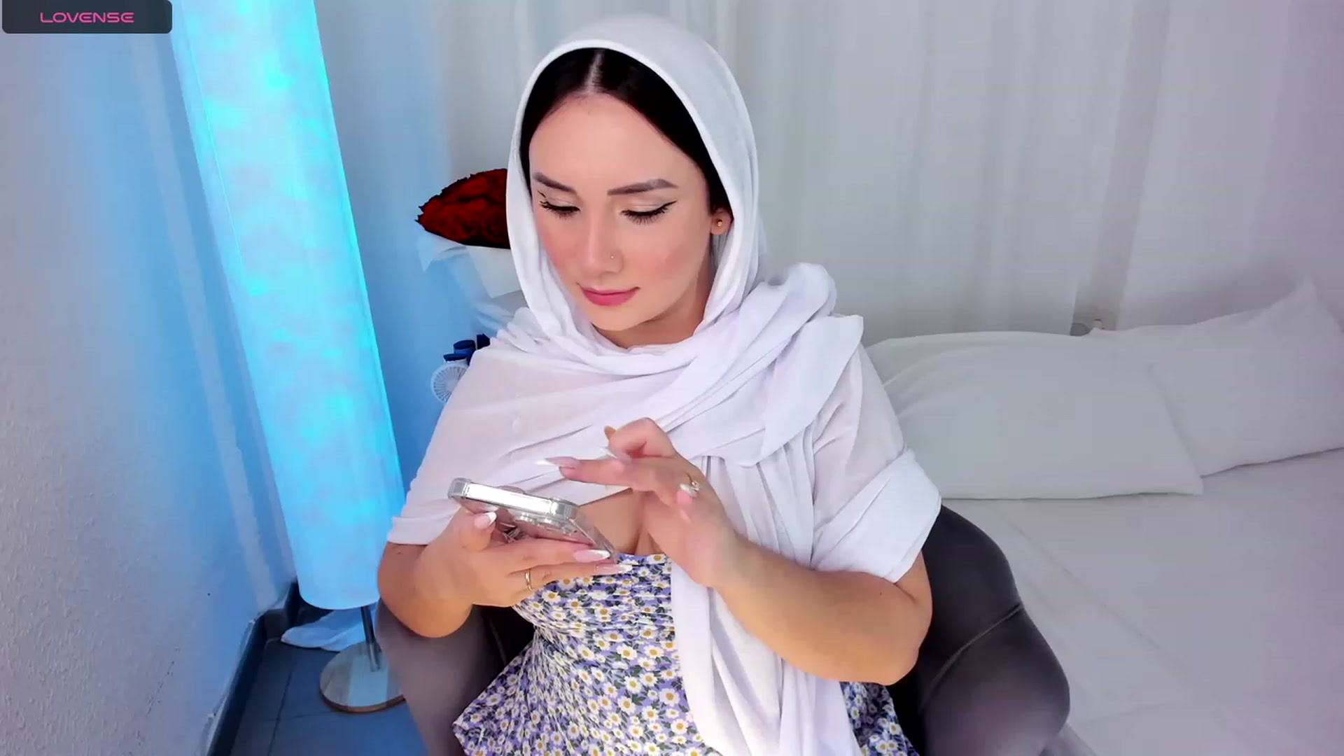 Gallery image thumbnail from ambarasad's myfreecams stream on, 11/08/2023, 19:08 image 8 of 20