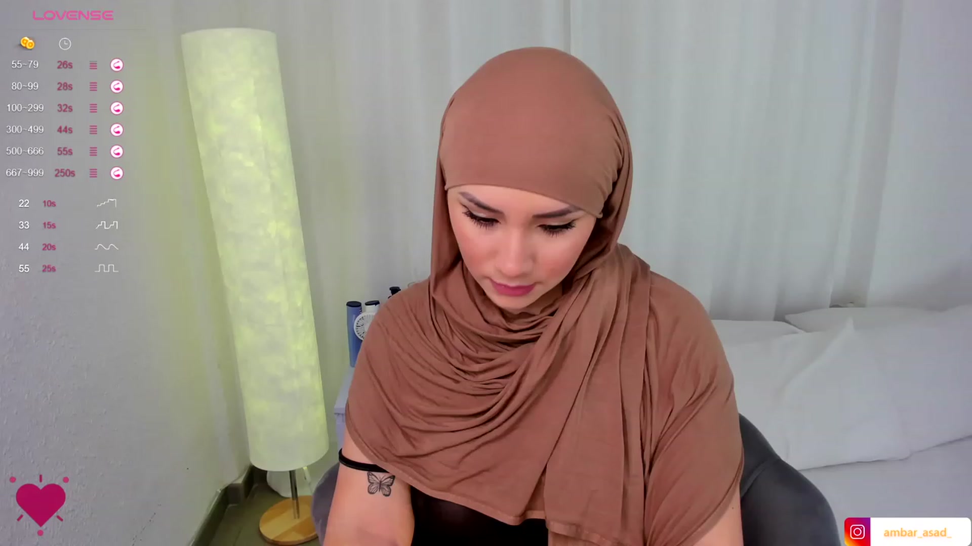 Gallery image thumbnail from ambarasad's myfreecams stream on, 11/19/2023, 19:25 image 10 of 20