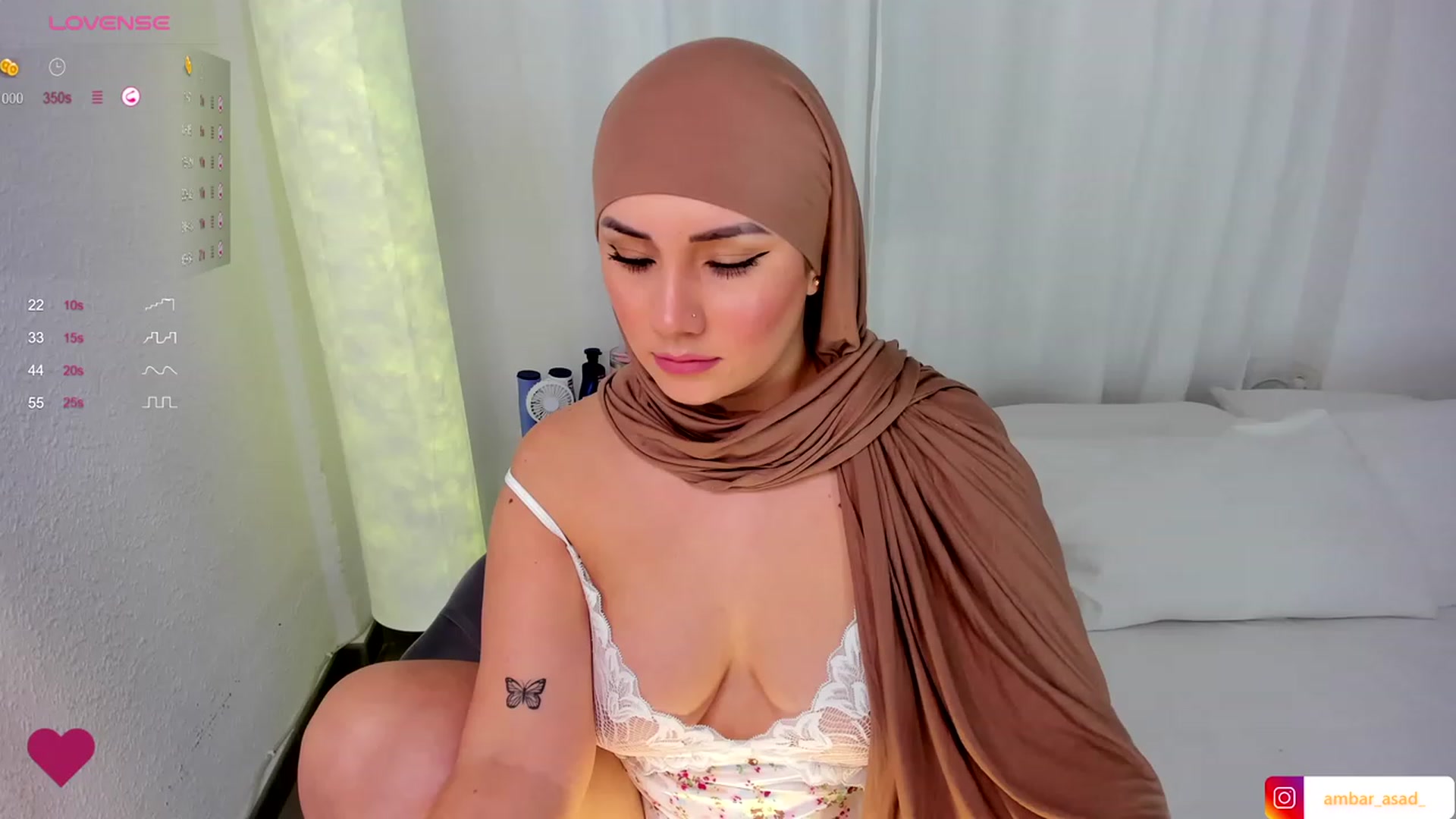 Gallery image thumbnail from ambarasad's myfreecams stream on, 11/22/2023, 18:48 image 18 of 20