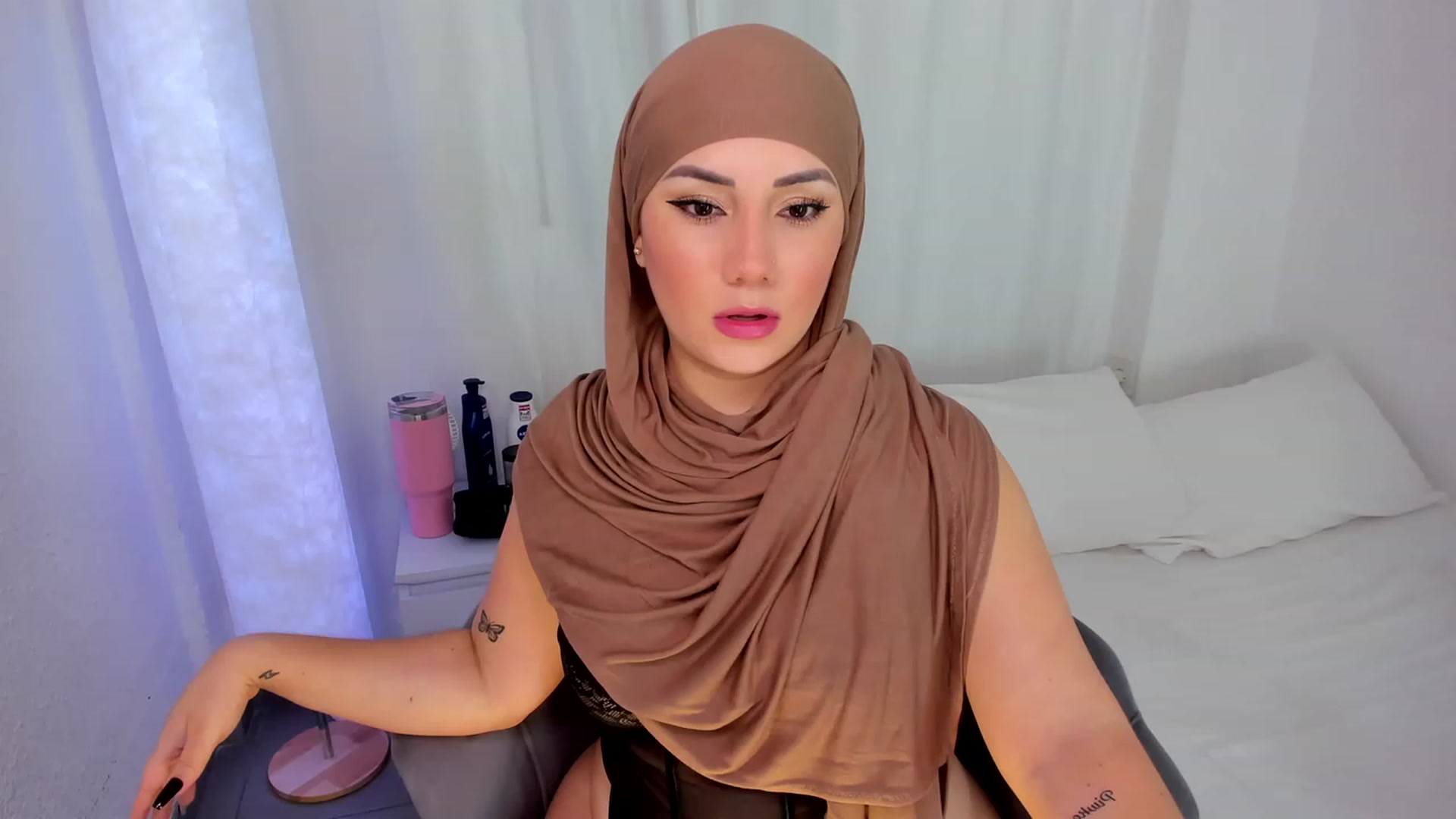 Gallery image thumbnail from ambarasad's myfreecams stream on, 11/24/2023, 16:42 image 15 of 20