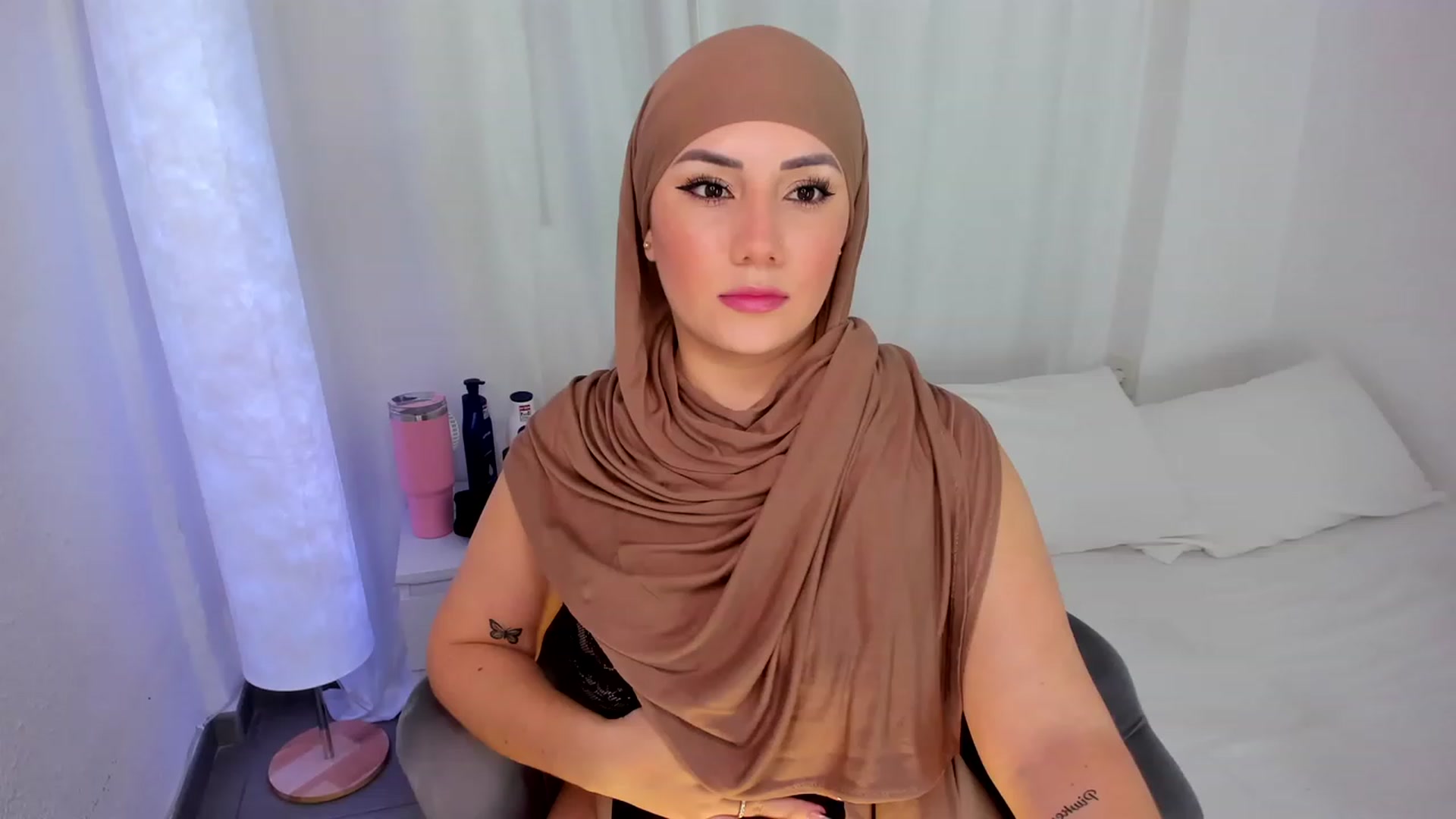 Gallery image thumbnail from ambarasad's myfreecams stream on, 11/24/2023, 16:42 image 10 of 20