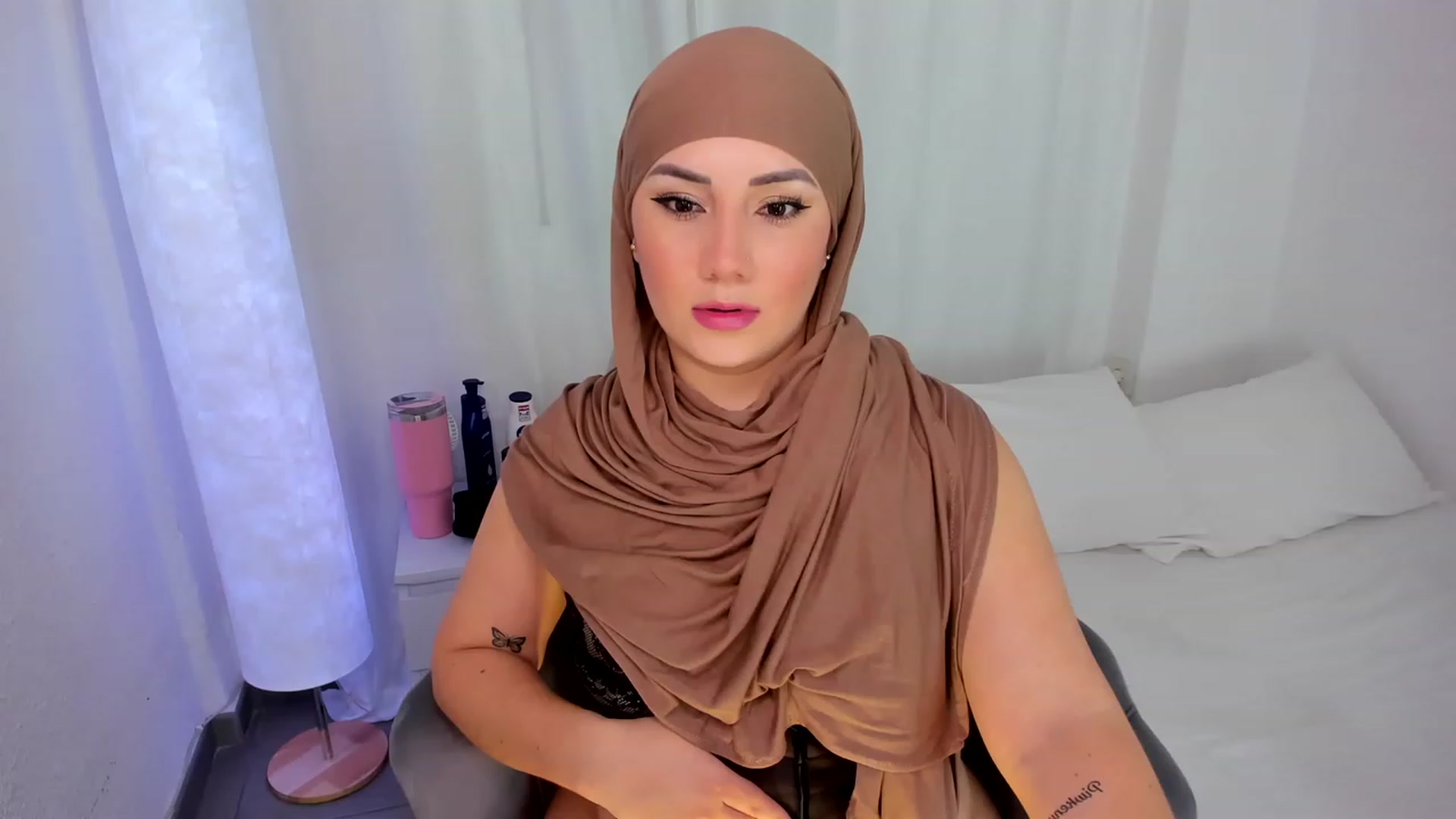 Gallery image thumbnail from ambarasad's myfreecams stream on, 11/24/2023, 16:42 image 8 of 20