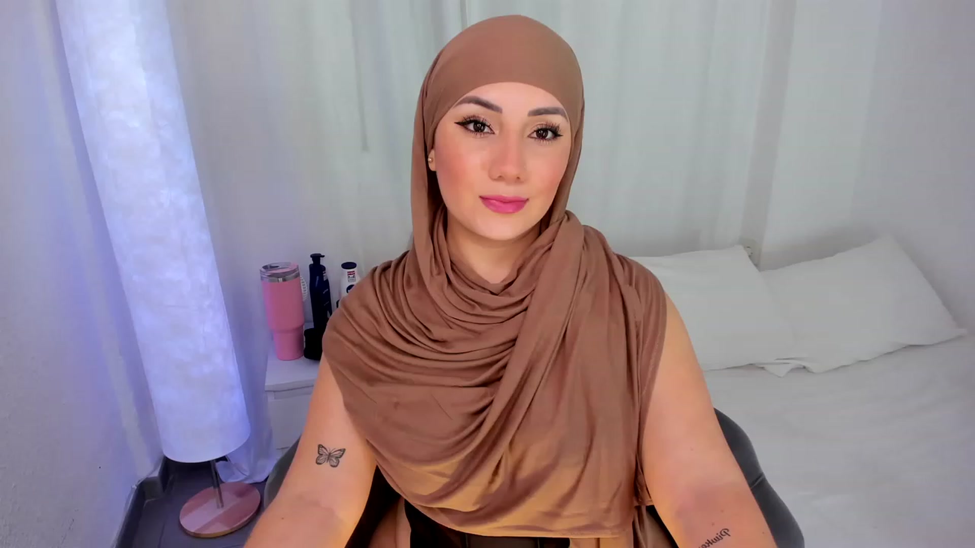 Gallery image thumbnail from ambarasad's myfreecams stream on, 11/24/2023, 16:42 image 1 of 20