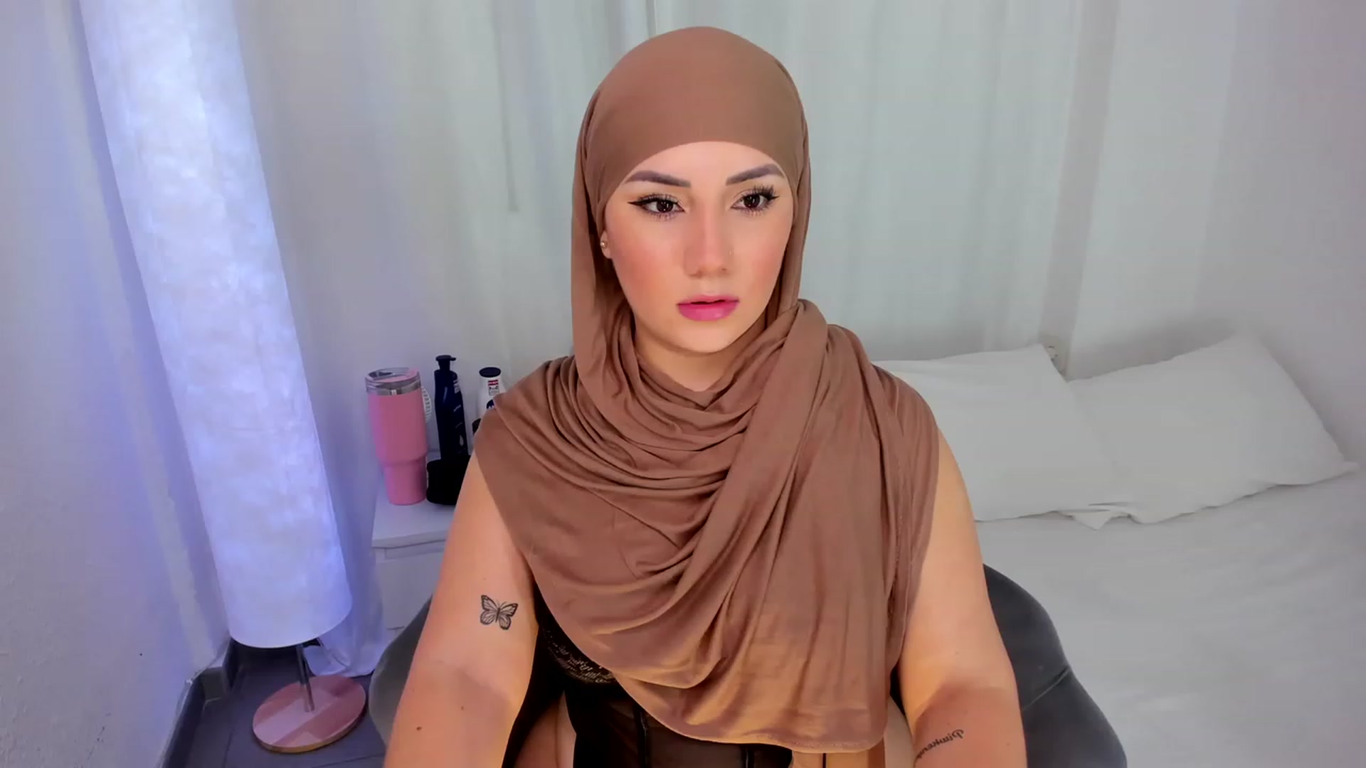 Gallery image thumbnail from ambarasad's myfreecams stream on, 11/24/2023, 16:42 image 12 of 20