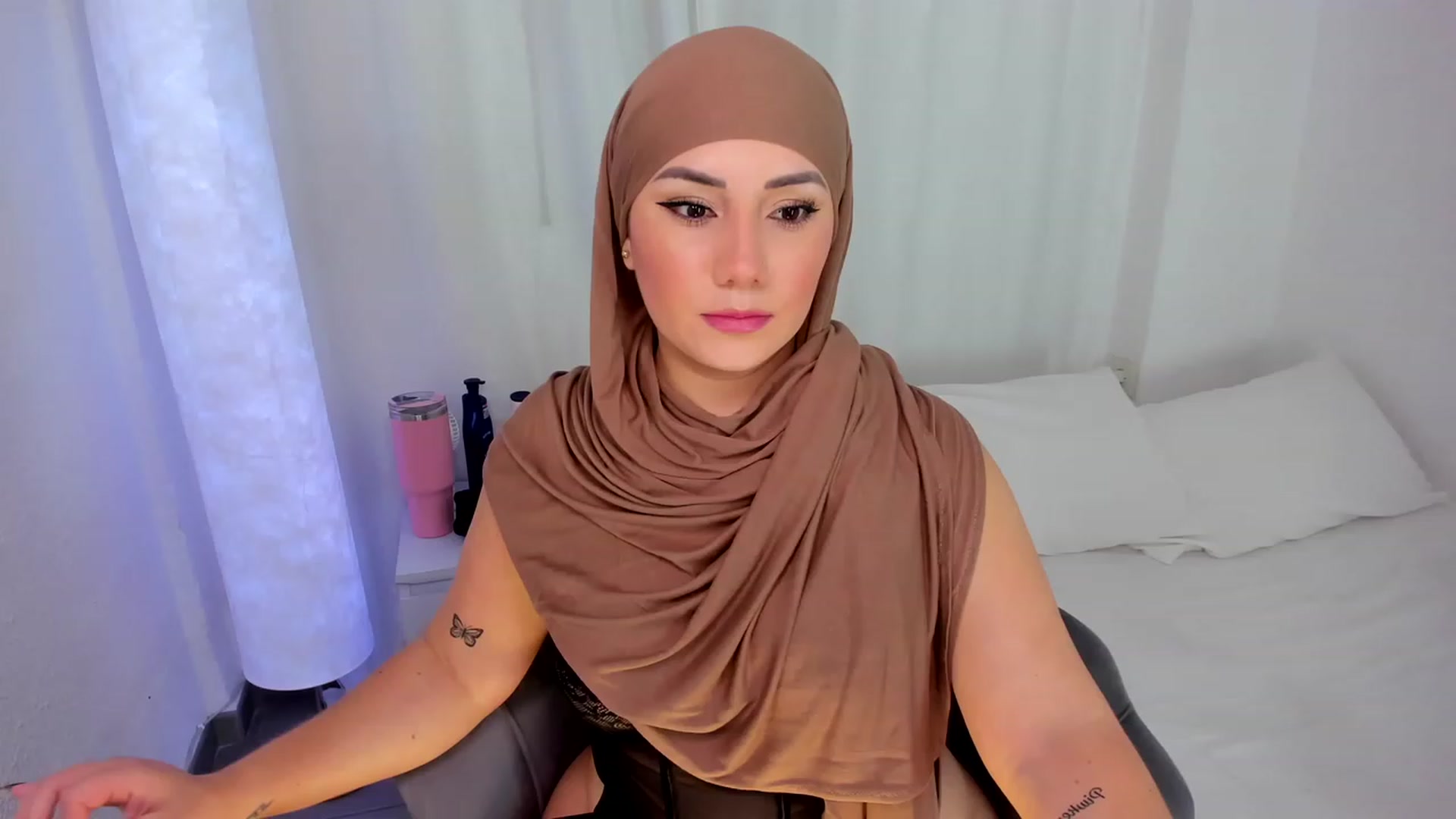 Gallery image thumbnail from ambarasad's myfreecams stream on, 11/24/2023, 16:42 image 16 of 20