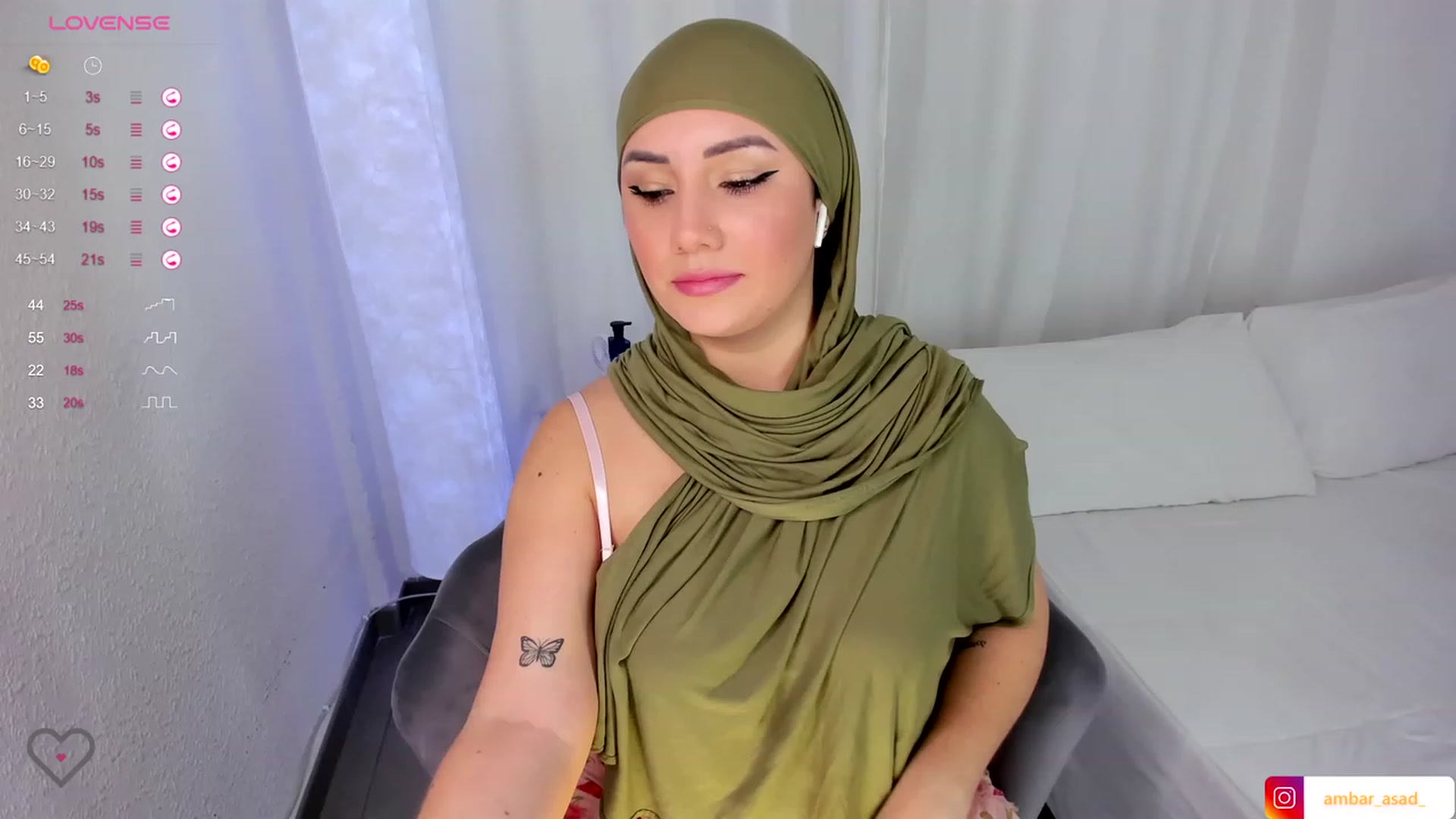 Gallery image thumbnail from ambarasad's myfreecams stream on, 11/29/2023, 18:34 image 19 of 20