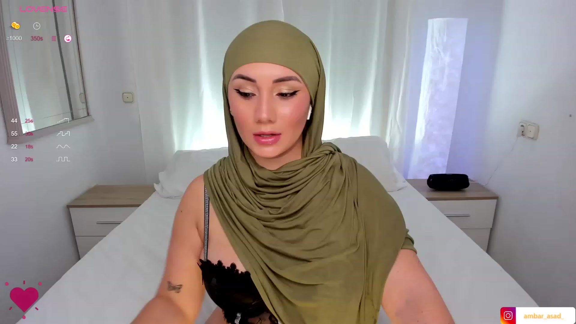 Gallery image thumbnail from ambarasad's myfreecams stream on, 12/05/2023, 16:10 image 16 of 20