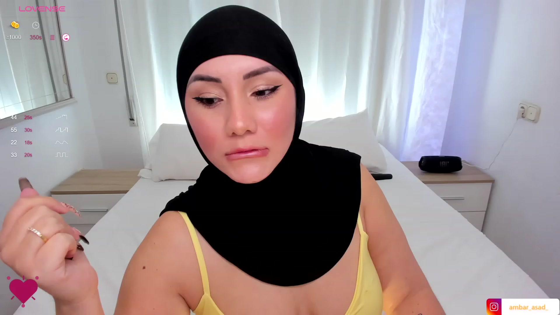 Gallery image thumbnail from ambarasad's myfreecams stream on, 12/07/2023, 16:56 image 11 of 20