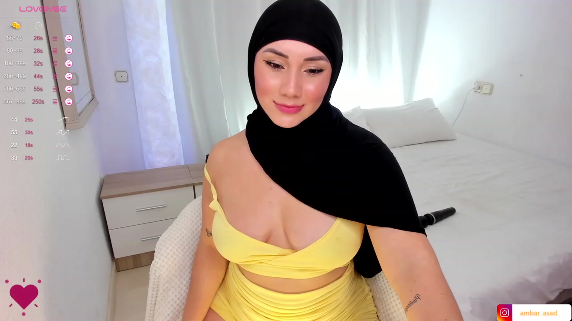 Gallery image thumbnail from ambarasad's myfreecams stream on, 12/07/2023, 19:45 image 5 of 20