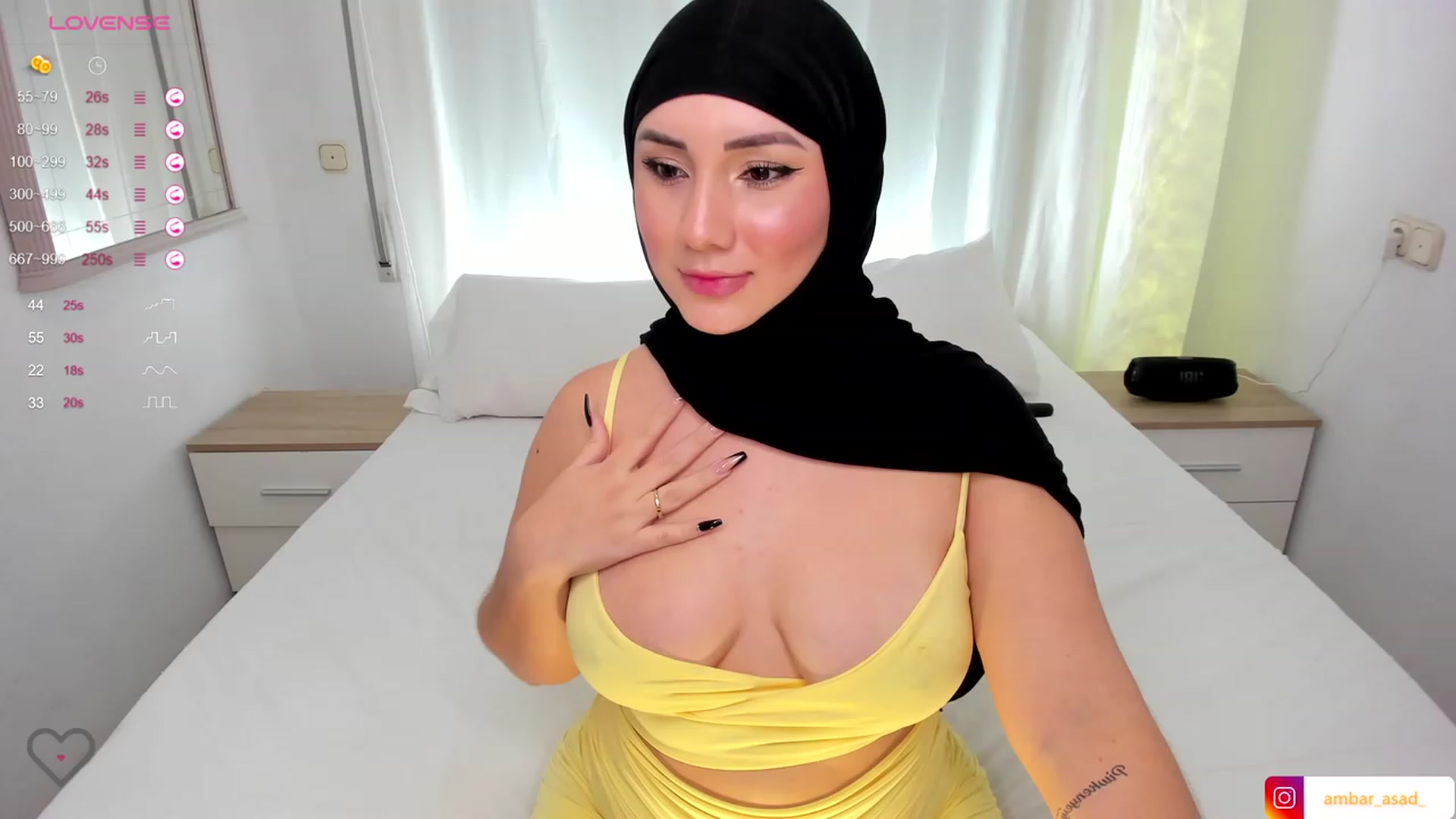 Gallery image thumbnail from ambarasad's myfreecams stream on, 12/07/2023, 19:45 image 1 of 20