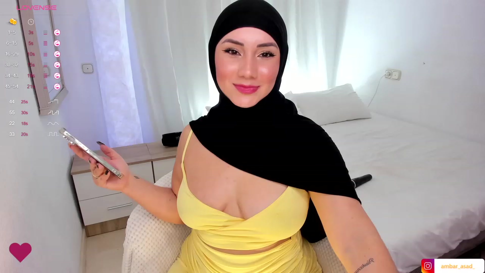 Gallery image thumbnail from ambarasad's myfreecams stream on, 12/07/2023, 19:45 image 9 of 20