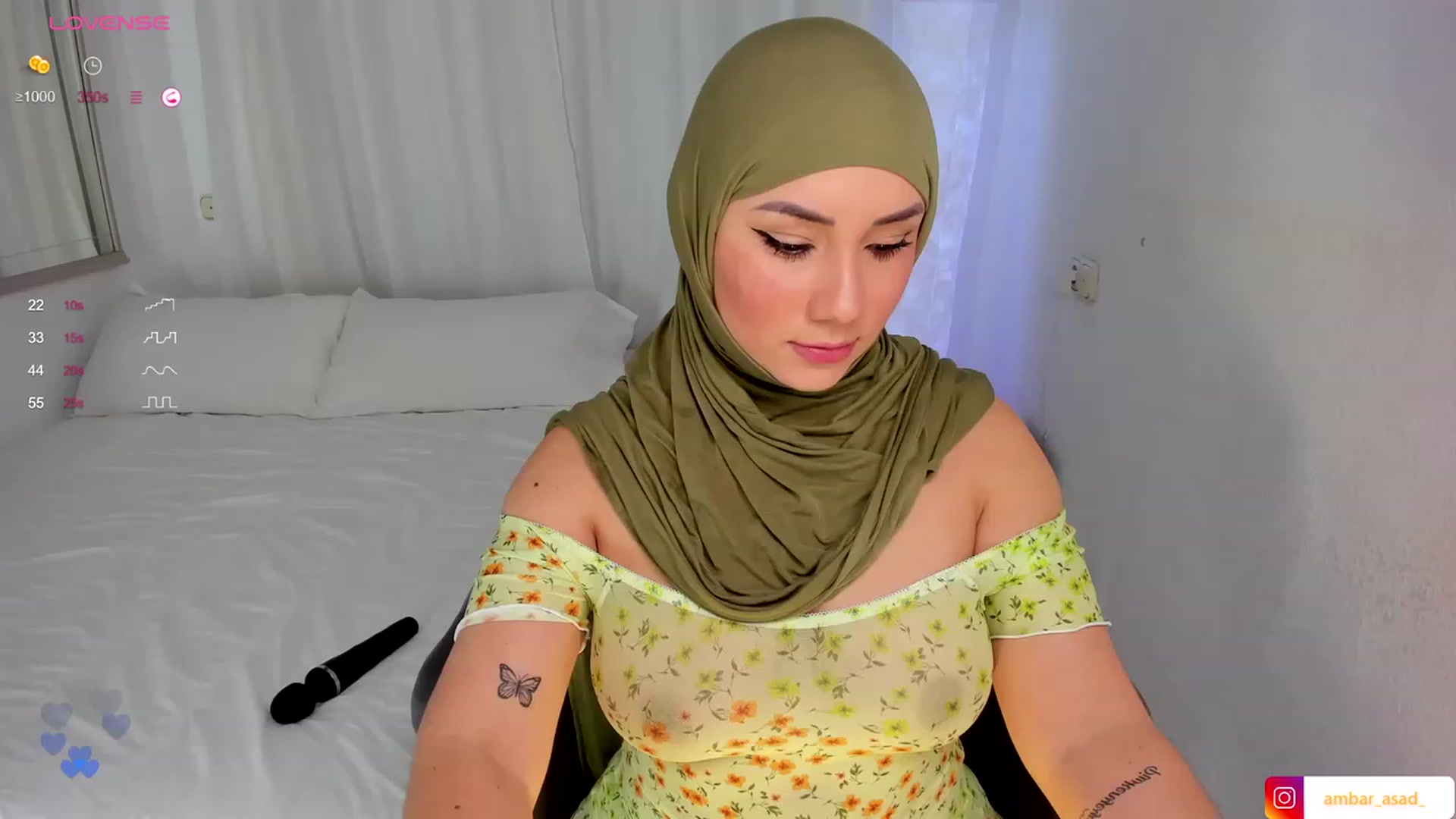 Gallery image thumbnail from ambarasad's myfreecams stream on, 12/10/2023, 18:32 image 17 of 20
