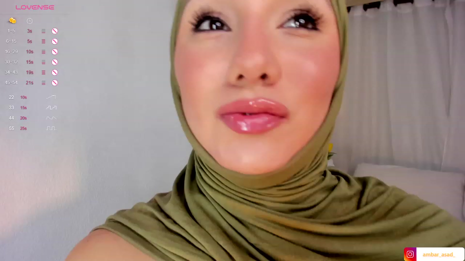 Gallery image thumbnail from ambarasad's myfreecams stream on, 12/19/2023, 18:32 image 3 of 20