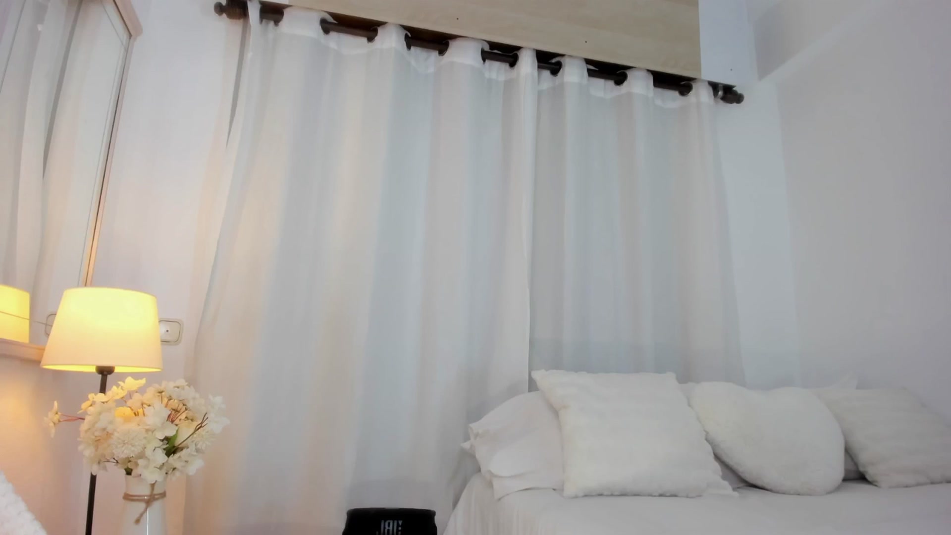 Gallery image thumbnail from ambarasad's myfreecams stream on, 11/19/2025, 15:39 image 9 of 20