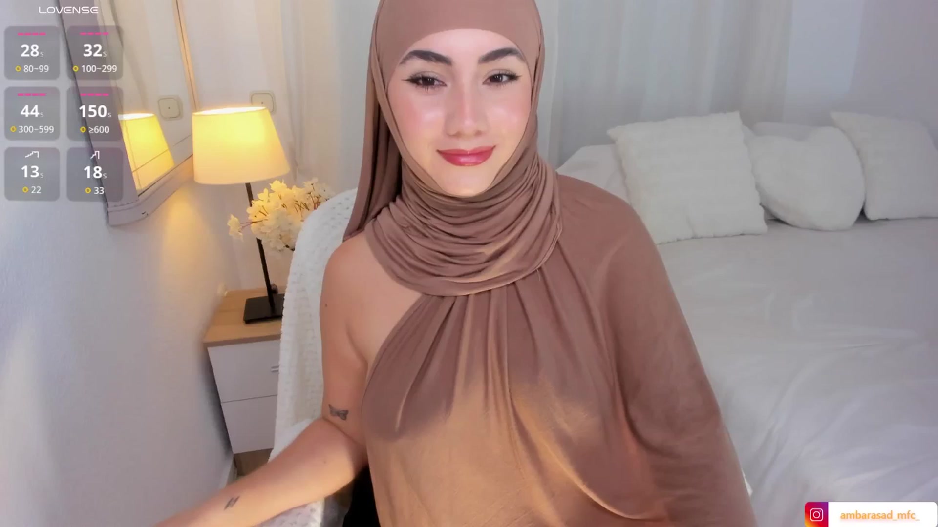 Gallery image thumbnail from ambarasad's myfreecams stream on, 11/20/2025, 14:39 image 16 of 20