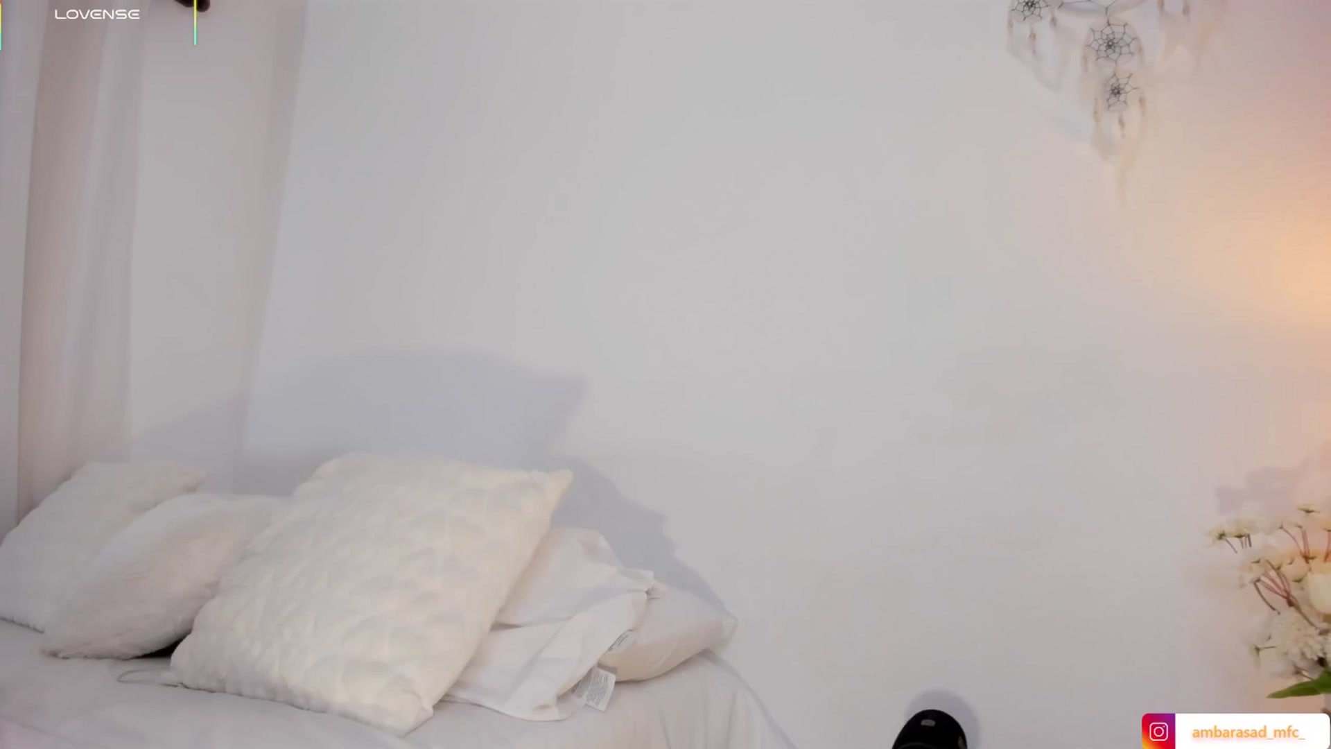 Gallery image thumbnail from ambarasad's myfreecams stream on, 12/15/2025, 15:12 image 14 of 20