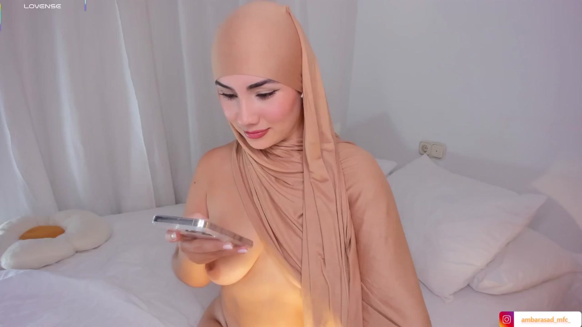 Gallery image thumbnail from ambarasad's myfreecams stream on, 12/18/2025, 15:49 image 19 of 20