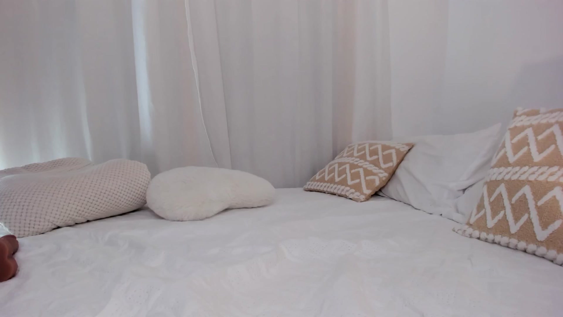 Gallery image thumbnail from ambarasad's myfreecams stream on, 01/07/2026, 16:35 image 5 of 20