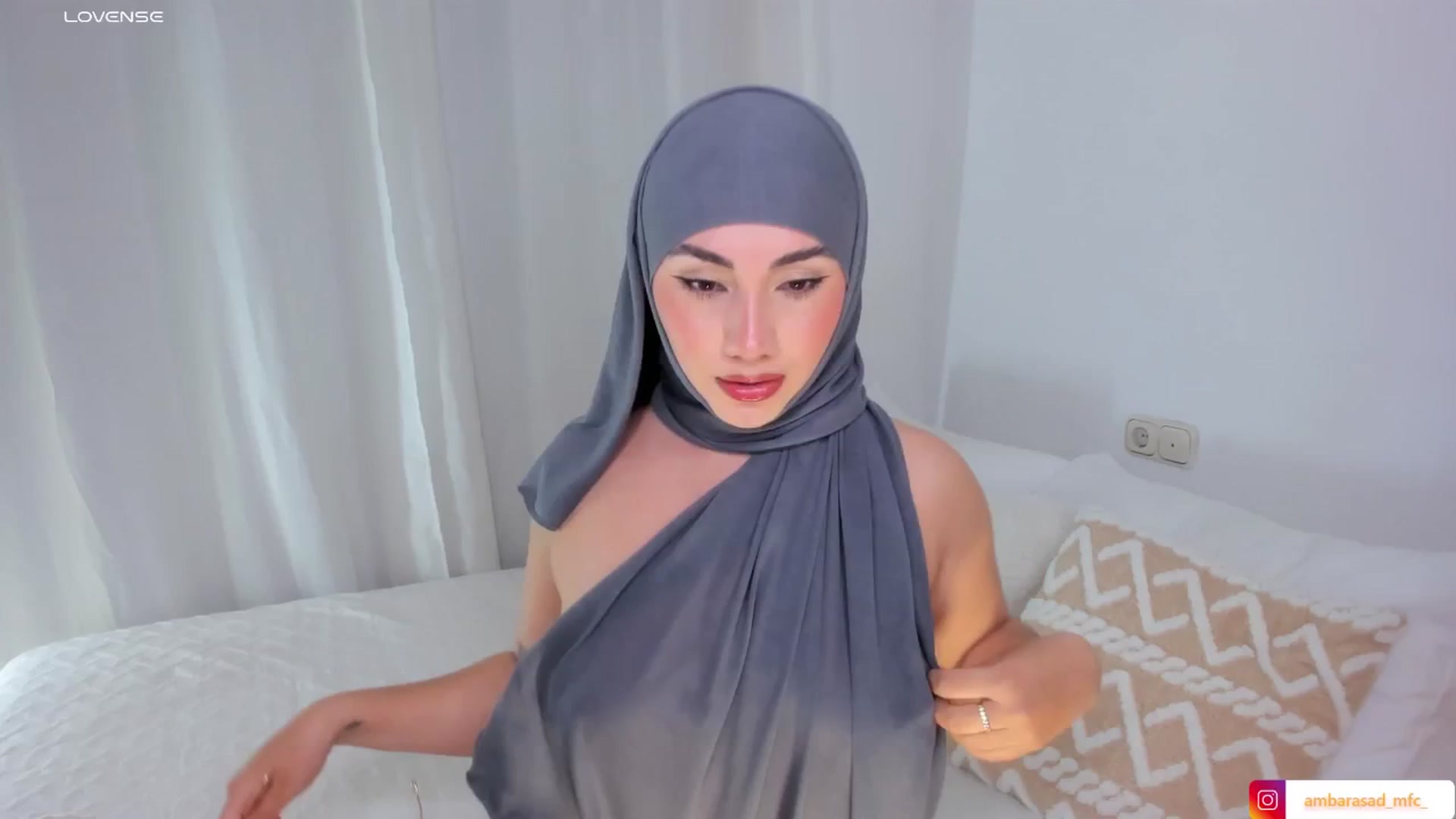 Gallery image thumbnail from ambarasad's myfreecams stream on, 03/23/2026, 15:43 image 7 of 20