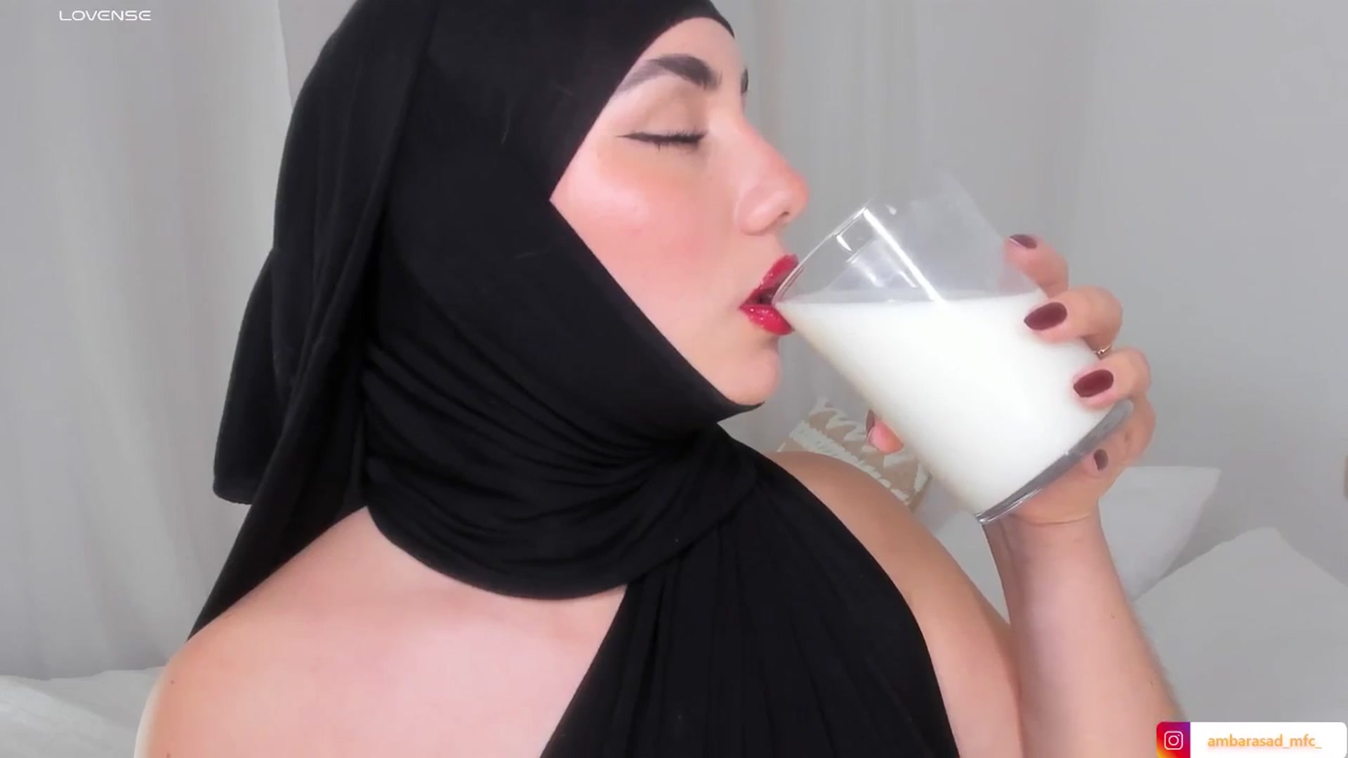 Gallery image thumbnail from ambarasad's myfreecams stream on, 04/17/2026, 15:52 image 18 of 20