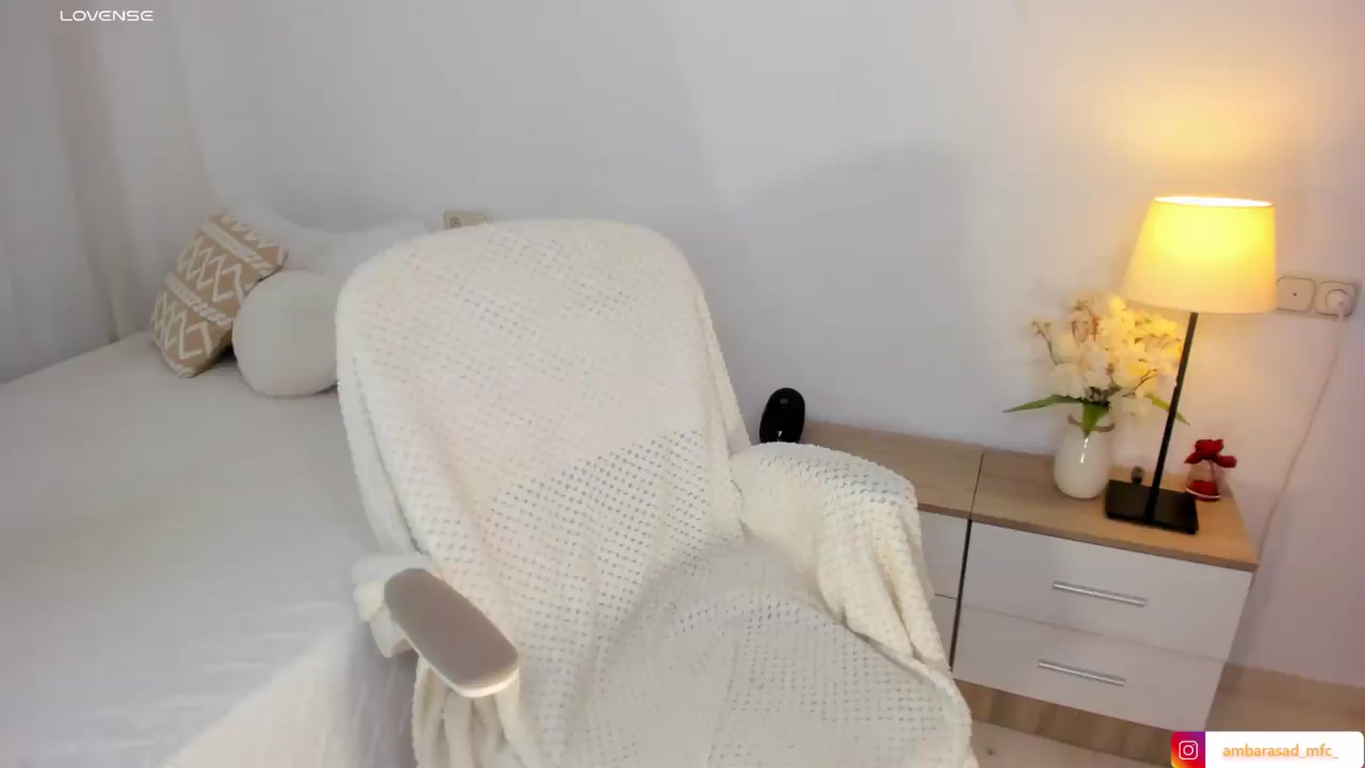 Gallery image thumbnail from ambarasad's myfreecams stream on, 06/12/2026, 14:31 image 12 of 20