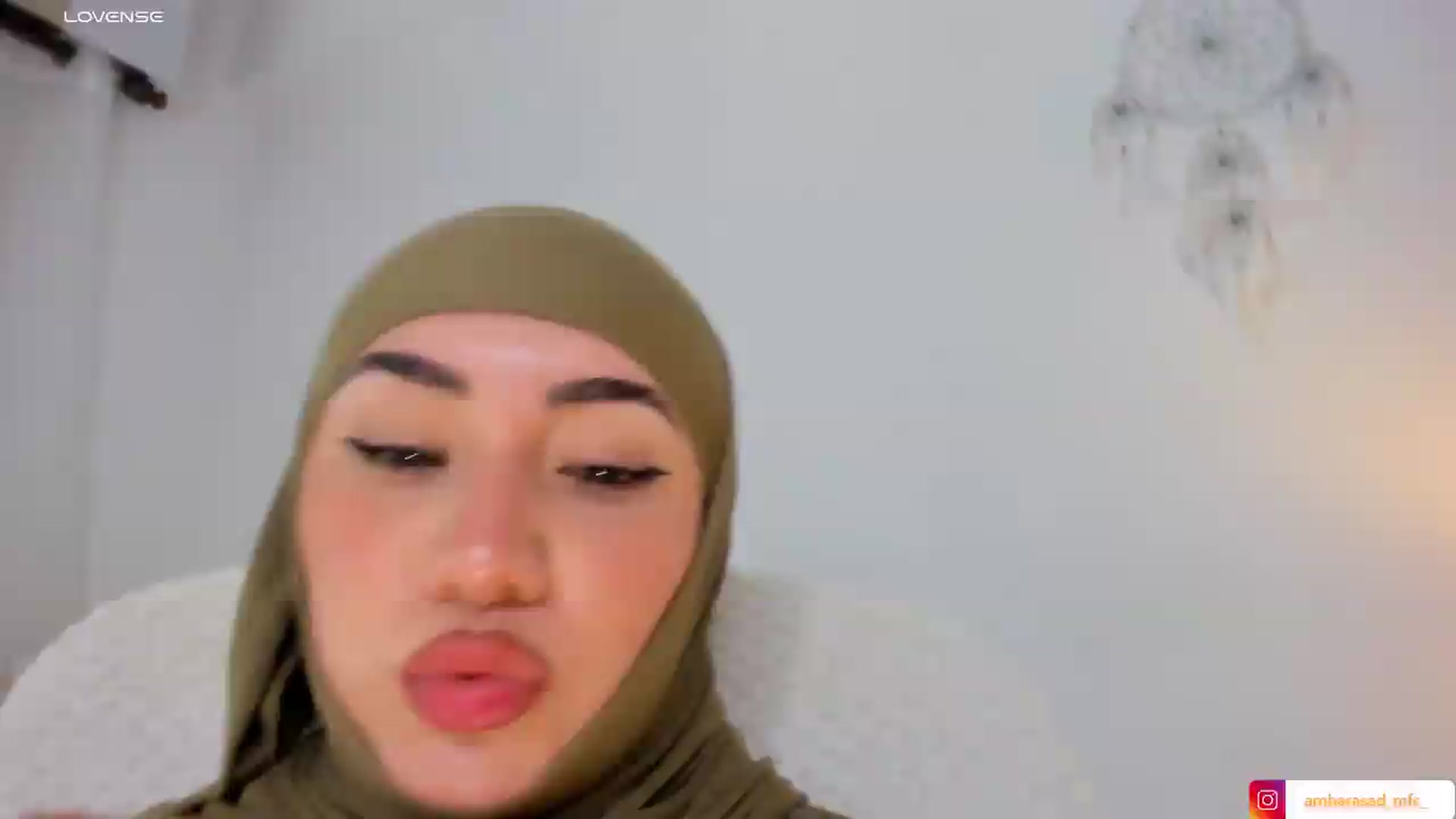 Gallery image thumbnail from ambarasad's myfreecams stream on, 06/12/2026, 14:31 image 11 of 20