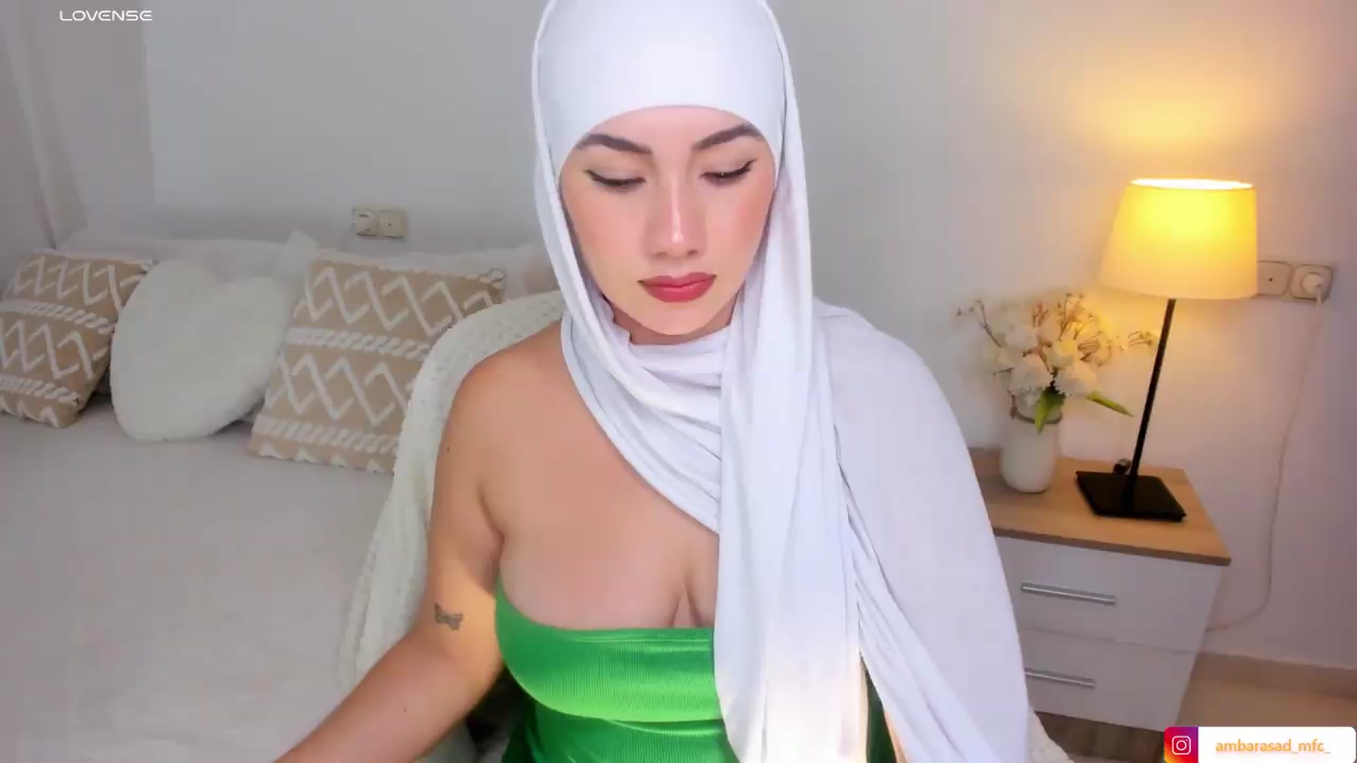 Gallery image thumbnail from ambarasad's myfreecams stream on, 08/03/2026, 13:37 image 12 of 20