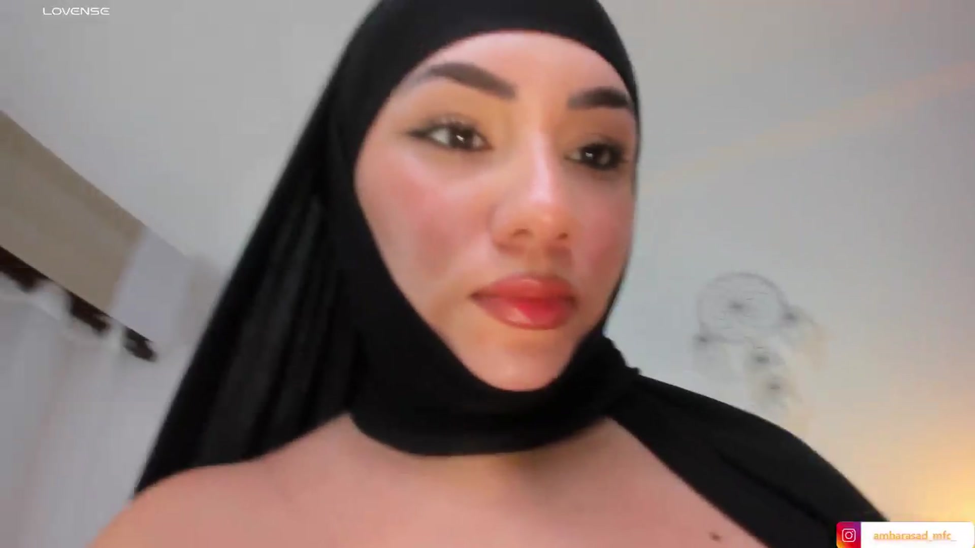 Gallery image thumbnail from ambarasad's myfreecams stream on, 08/28/2026, 13:41 image 13 of 20