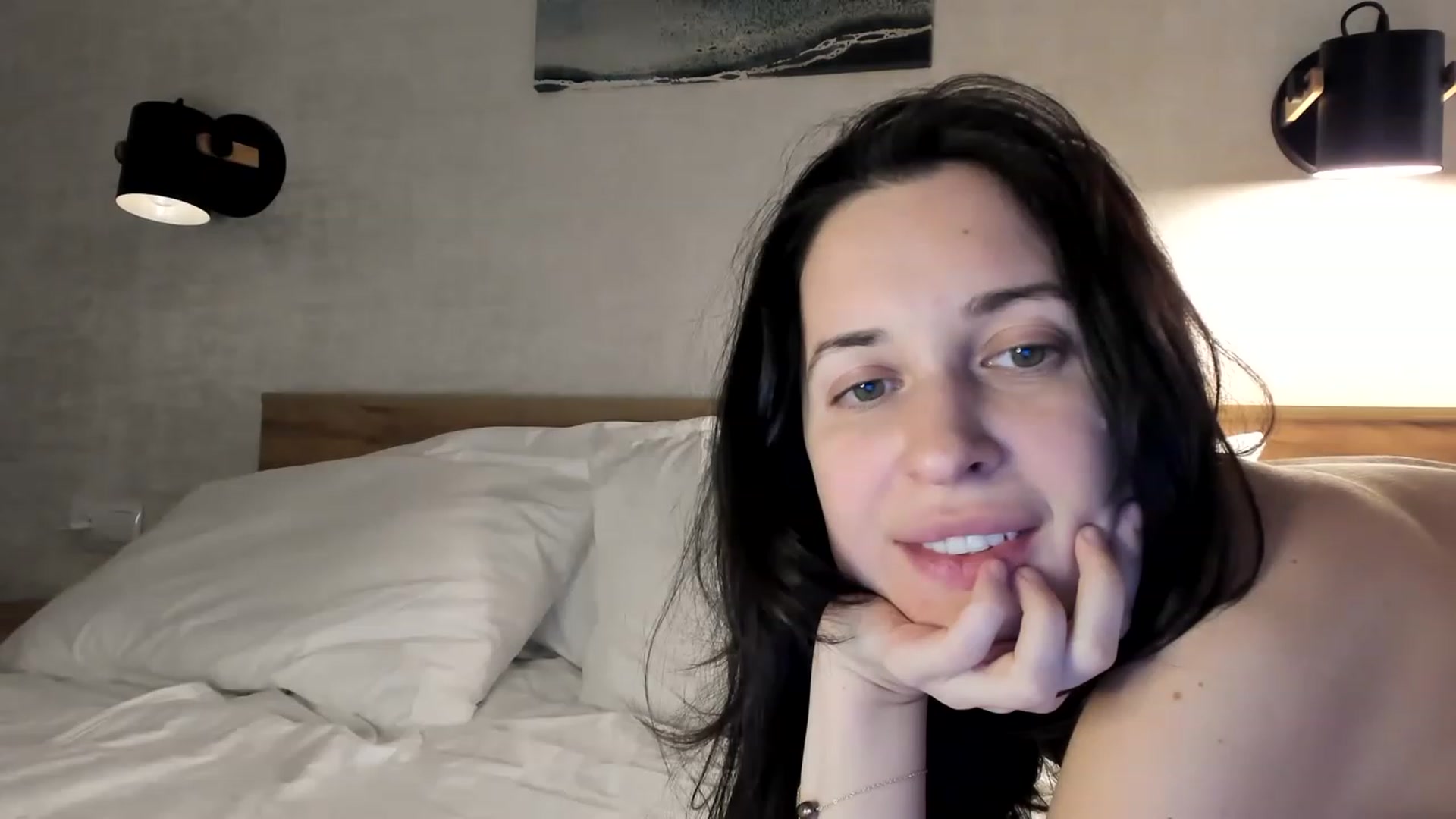 Gallery image thumbnail from amberbeloved's myfreecams stream on, 03/25/2023, 17:40 image 10 of 20