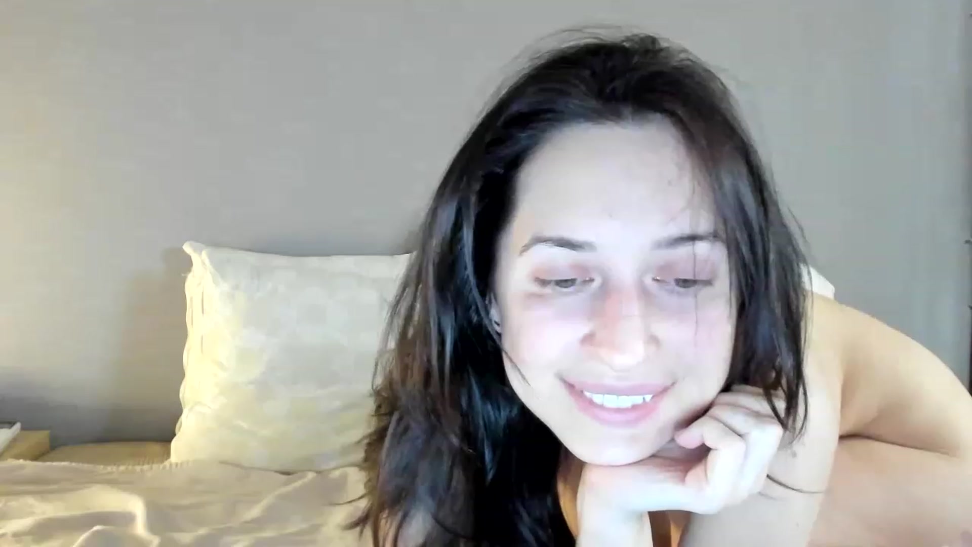 Gallery image thumbnail from amberbeloved's myfreecams stream on, 05/10/2023, 14:36 image 5 of 20
