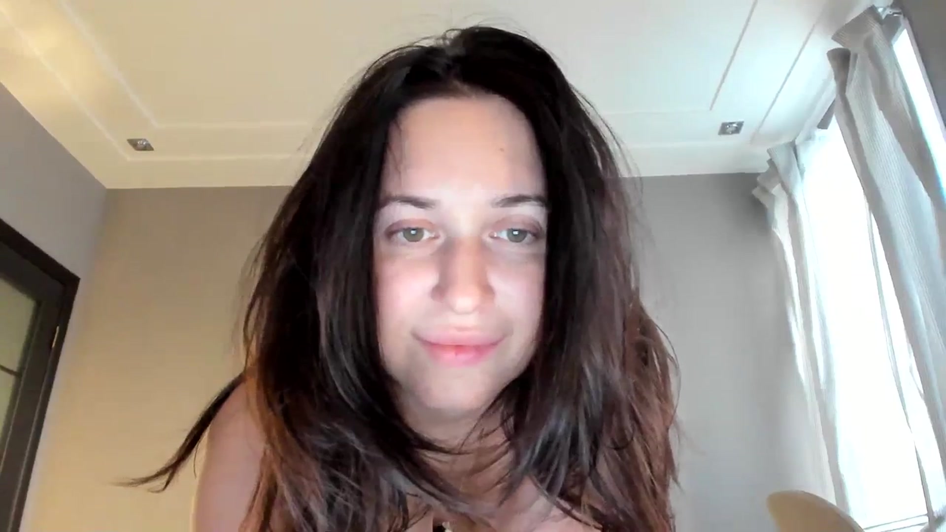 Gallery image thumbnail from amberbeloved's myfreecams stream on, 12/25/2023, 07:40 image 8 of 20
