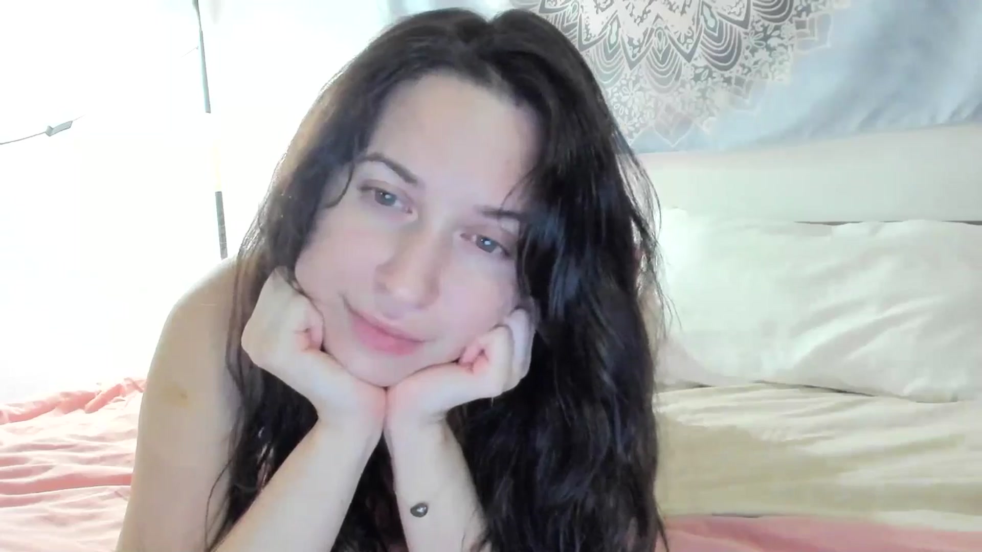 Gallery image thumbnail from amberbeloved's myfreecams stream on, 03/04/2025, 01:07 image 18 of 20